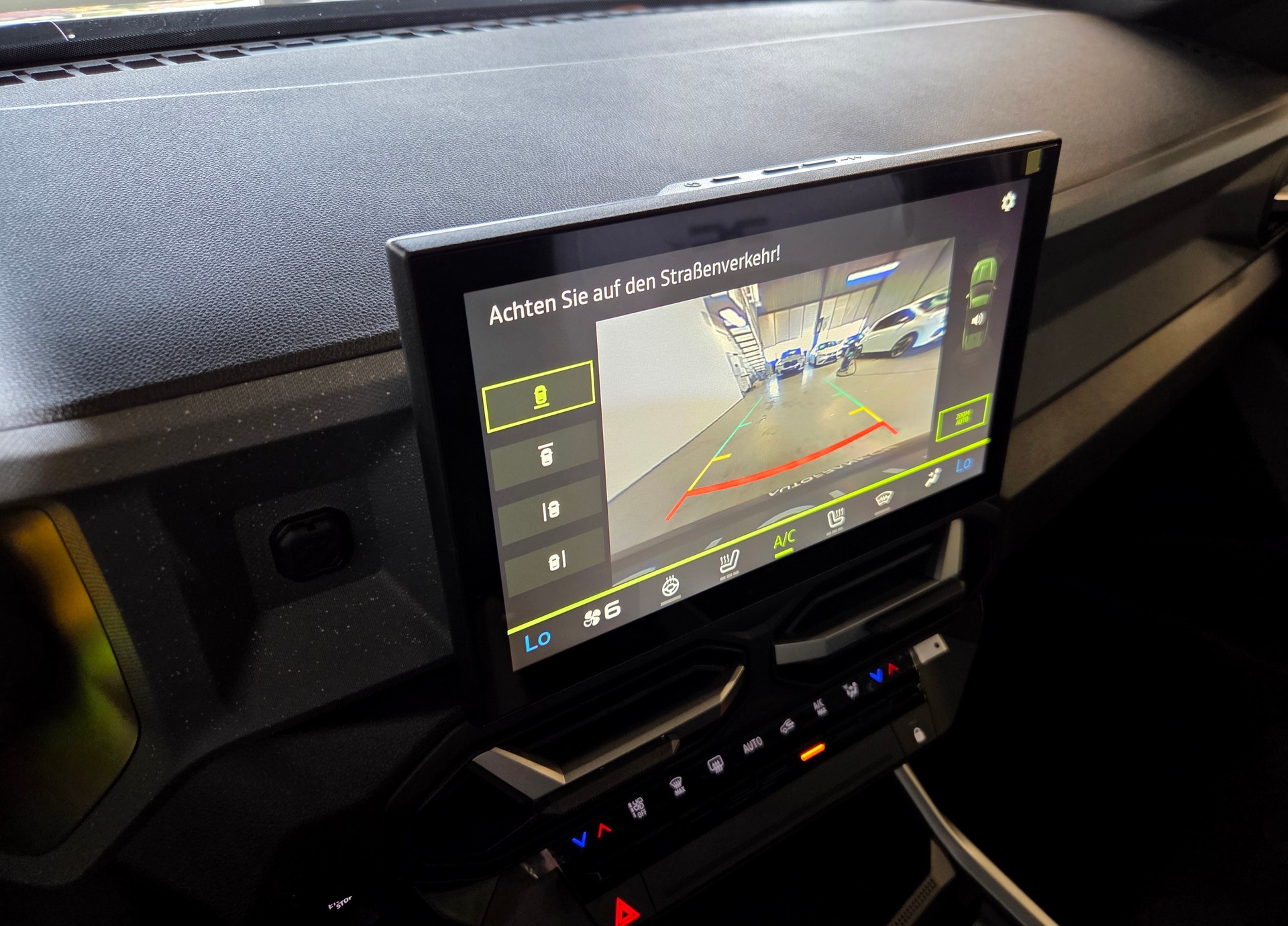 DACIA Bigster 1.2 Hybrid Journey 4WD-image-11