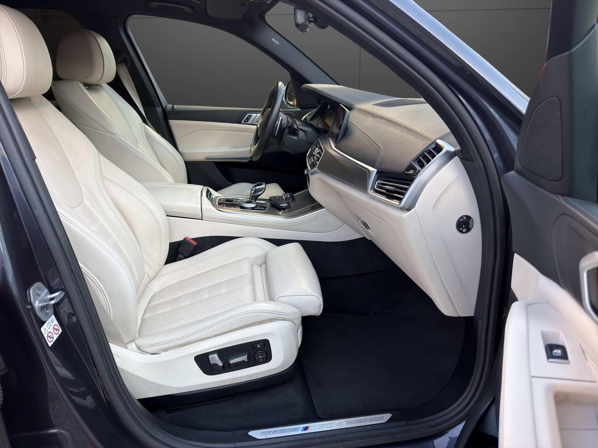 BMW X5 xDrive M50d Steptronic-image-14