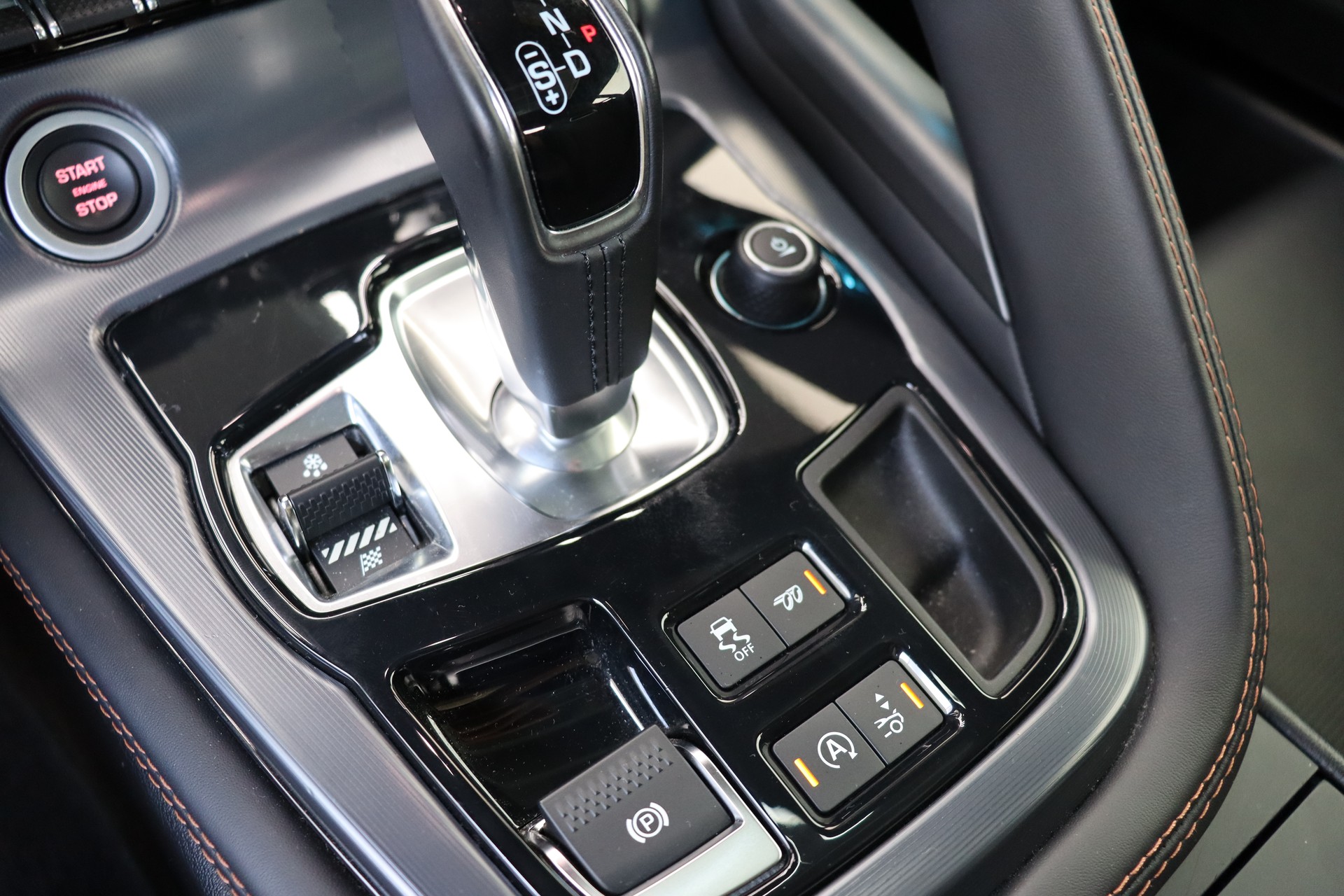 JAGUAR F-Type Coupé 5.0 V8 S/C R AWD Automatik-image-14