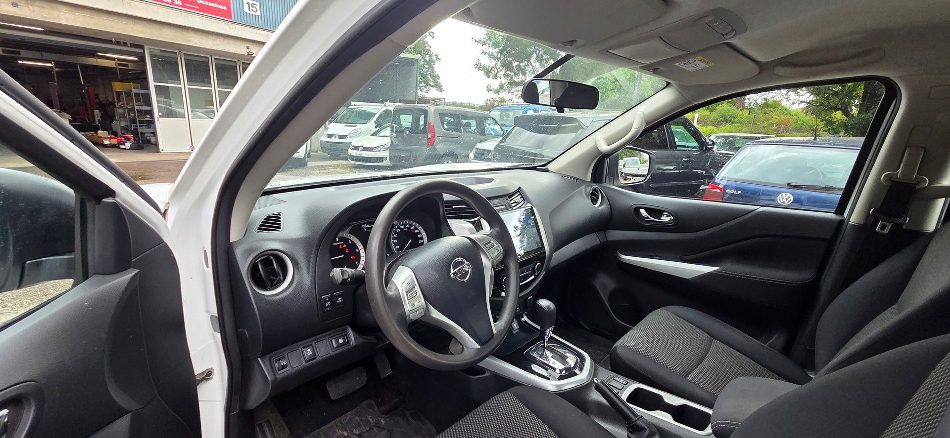 NISSAN Navara Double Cab Acenta 2.3 dCi 4WD-image-11