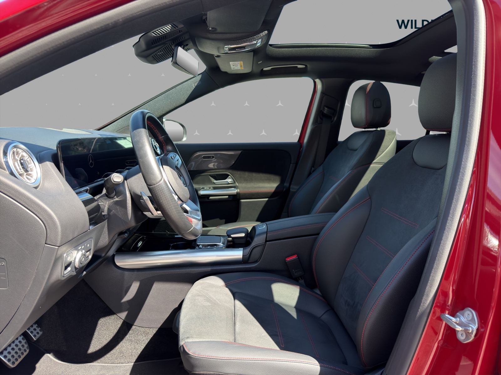 MERCEDES-BENZ GLA 250 4Matic AMG Line 8G-DCT-image-7