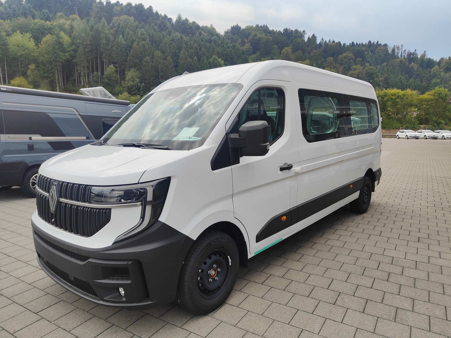 RENAULT Schulbus mit 21 Sitzplätze-image-2