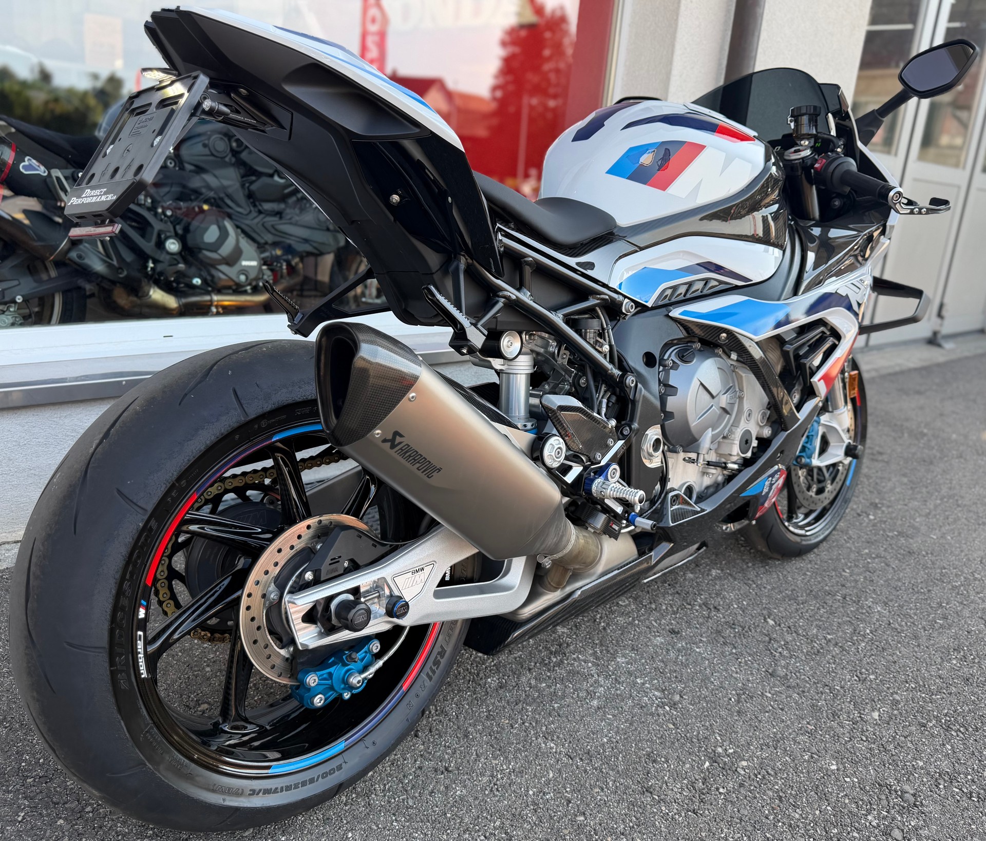 BMW M 1000 RR-image-3