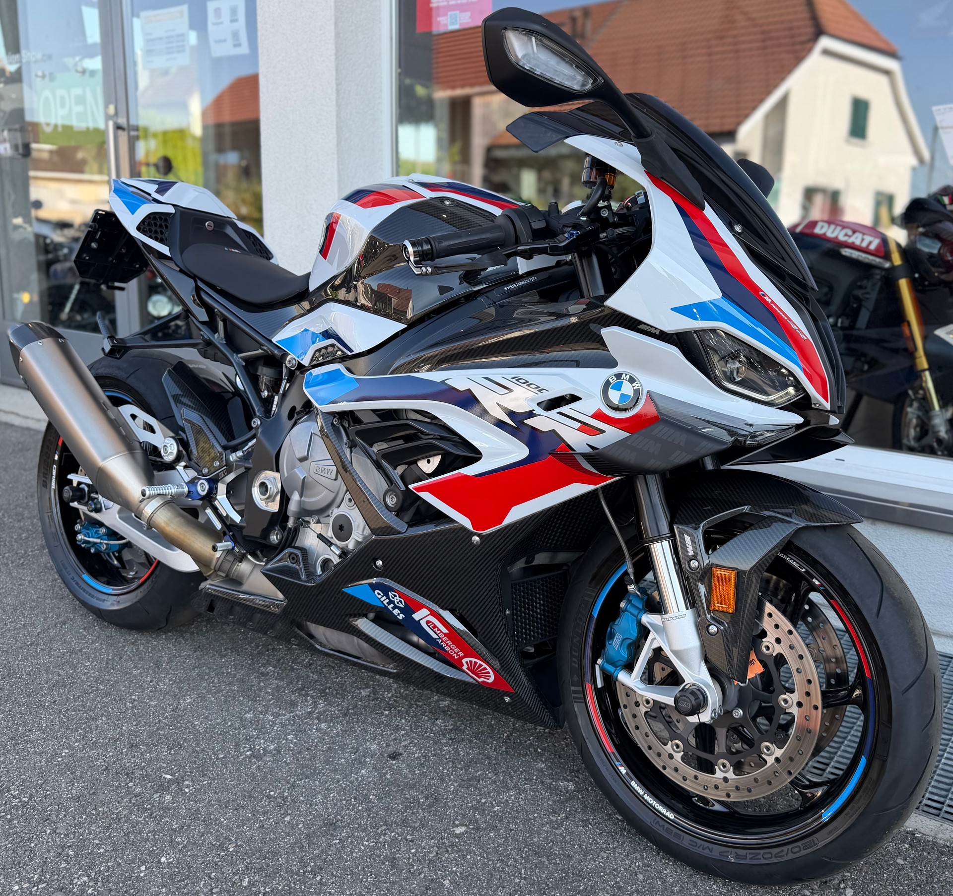 BMW M 1000 RR-image-9