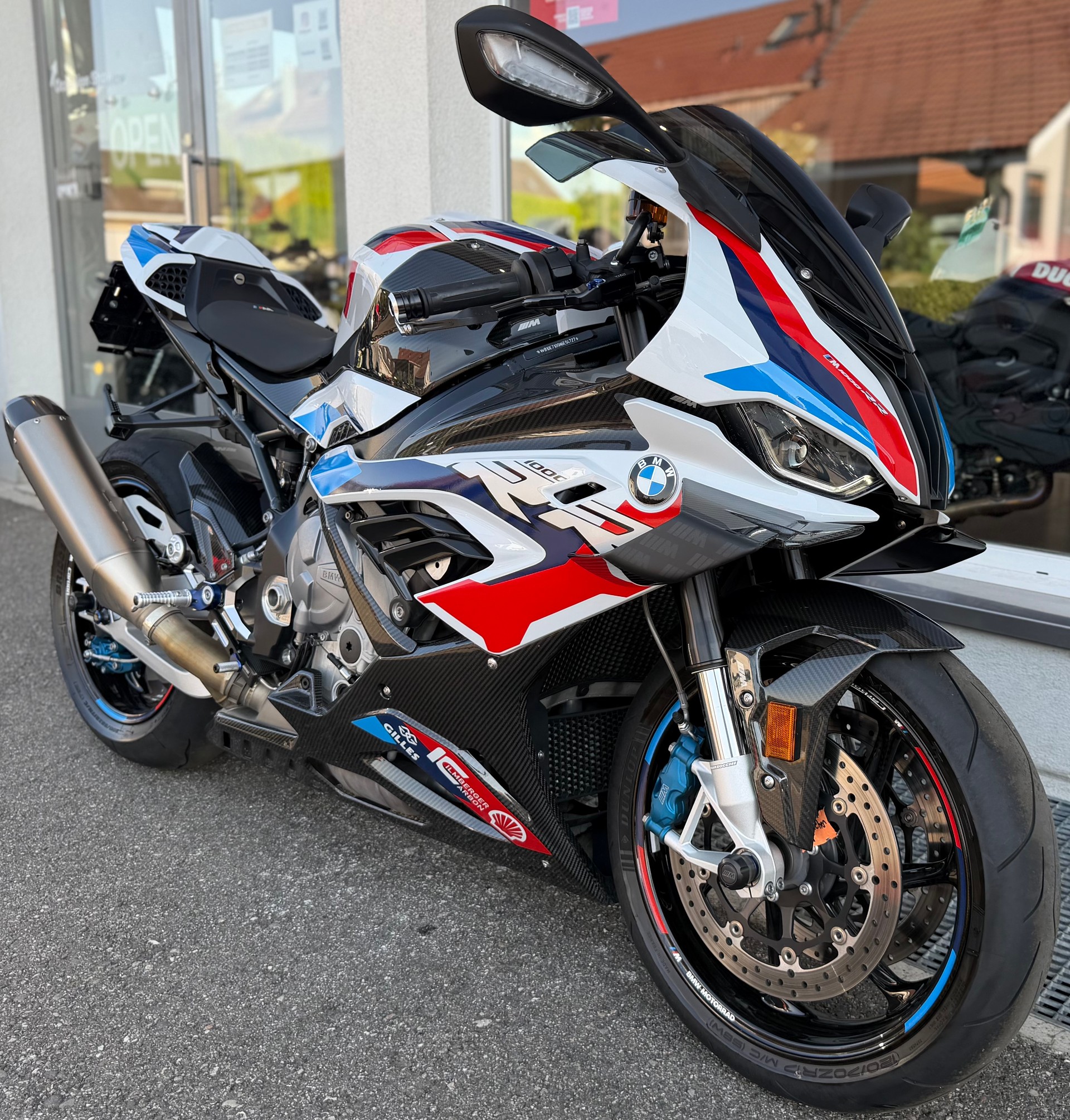 BMW M 1000 RR-image-2