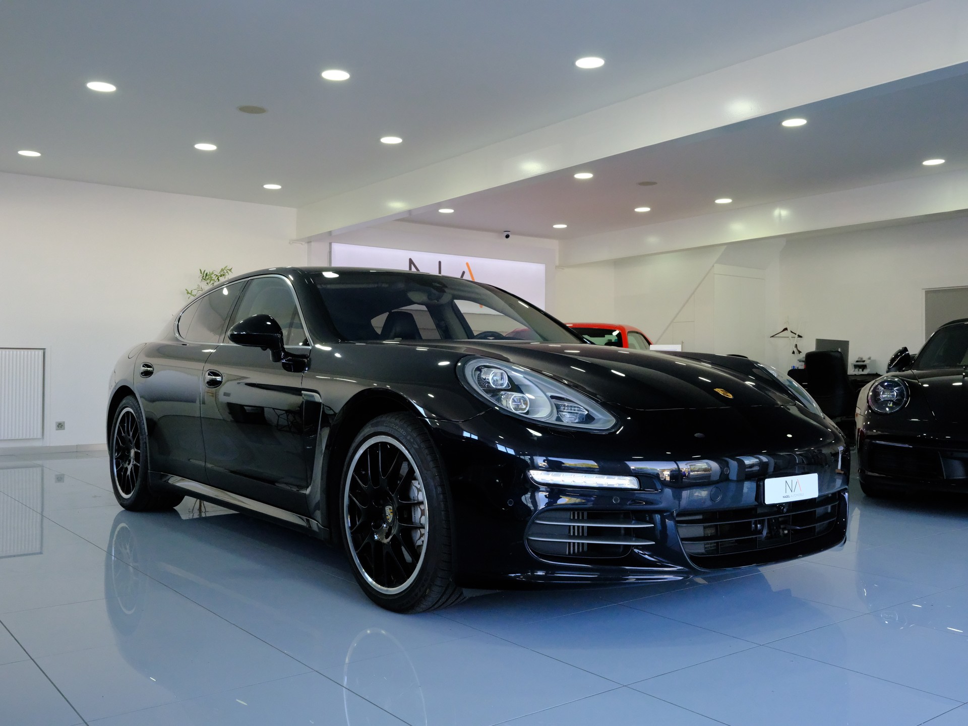 PORSCHE Panamera 4S 3.0 PDK-showroom-element-1