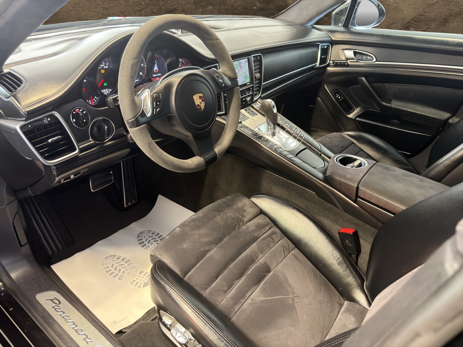 PORSCHE Panamera GTS 4.8 PDK-image-7