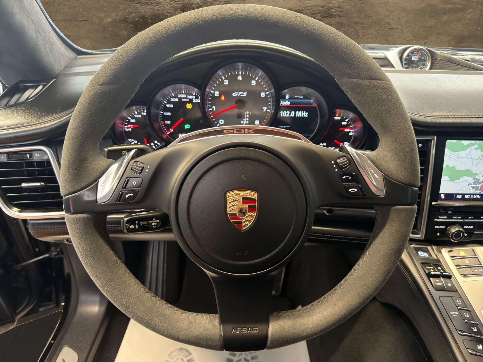 PORSCHE Panamera GTS 4.8 PDK-image-8