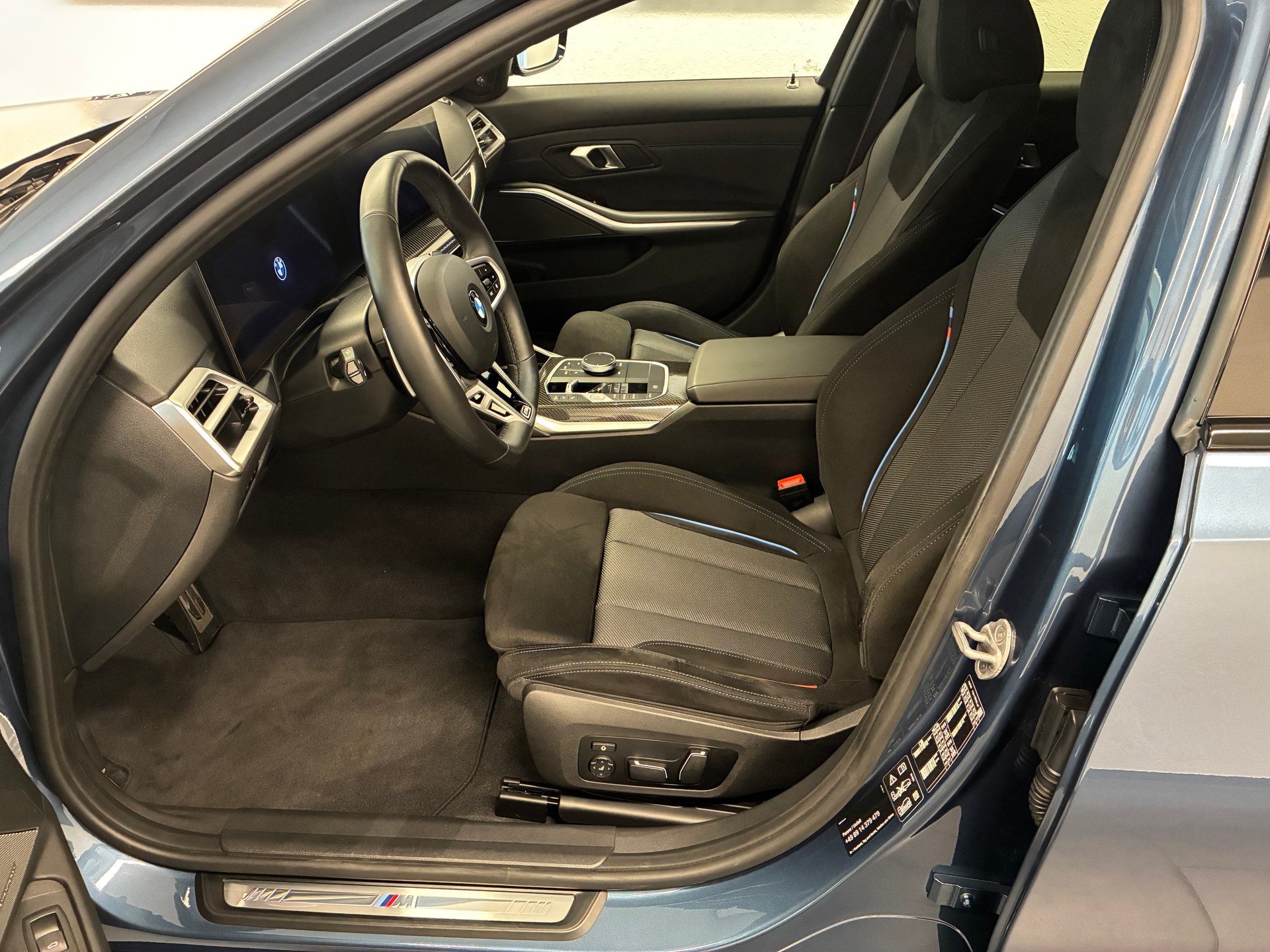 BMW 330d xDrive Touring M Sport Pro-image-8