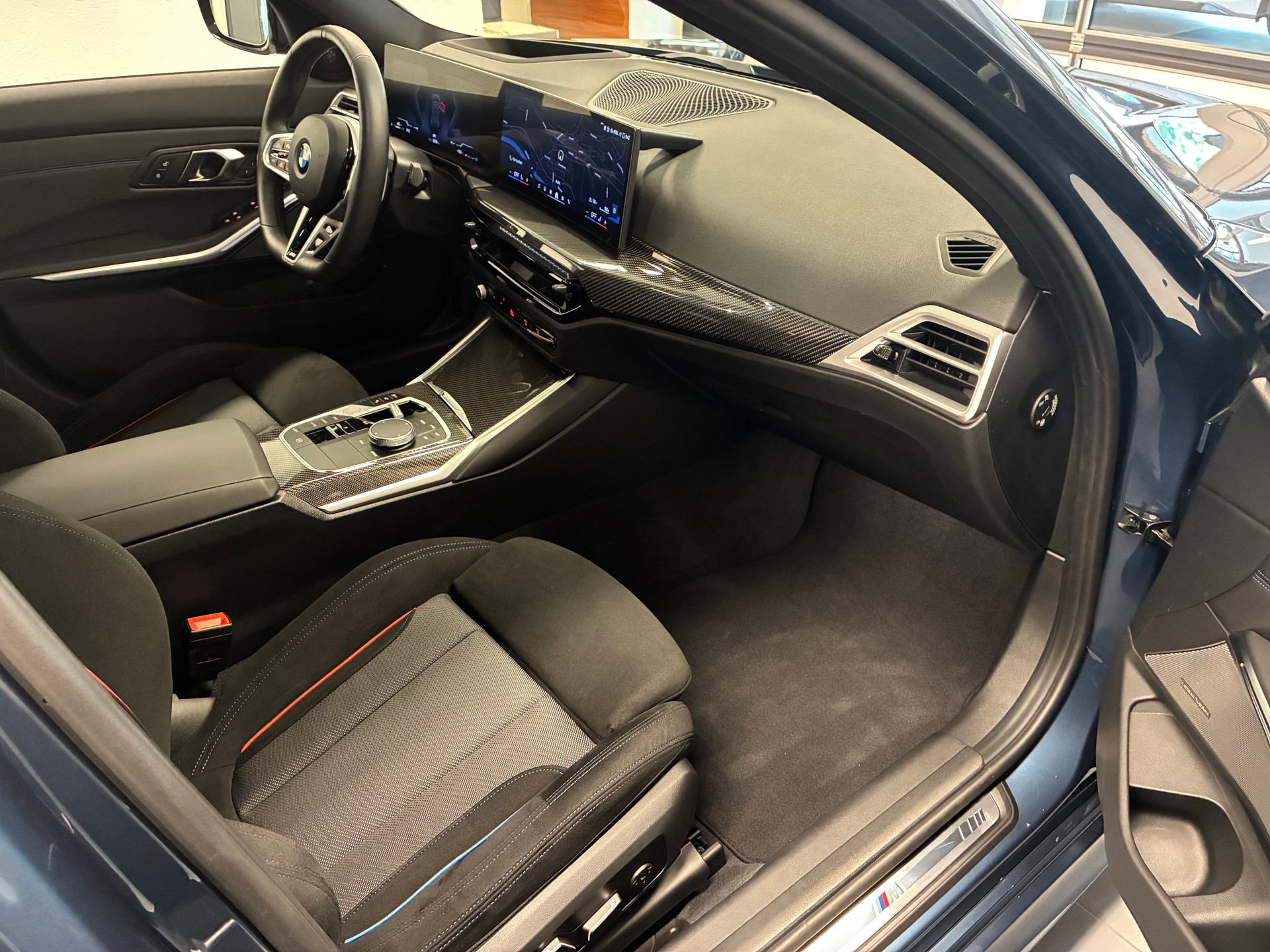 BMW 330d xDrive Touring M Sport Pro-image-10