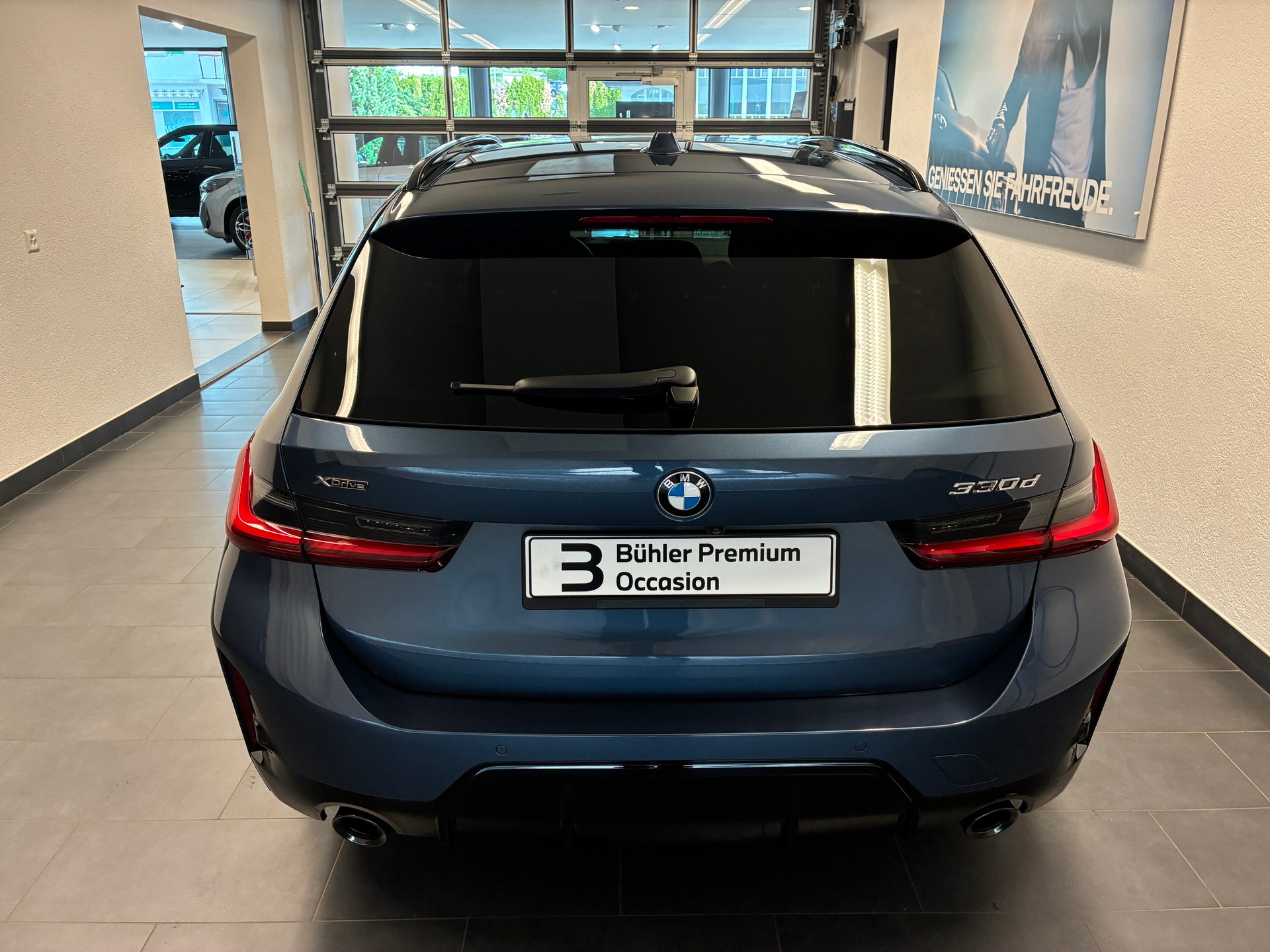 BMW 330d xDrive Touring M Sport Pro-image-4