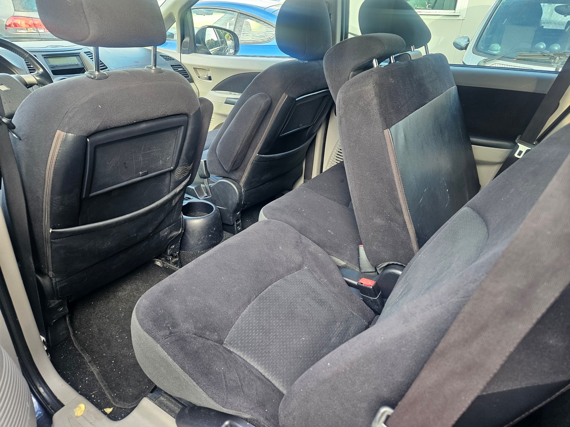 MITSUBISHI Grandis 2.0 16V DID Swiss Edition-image-11