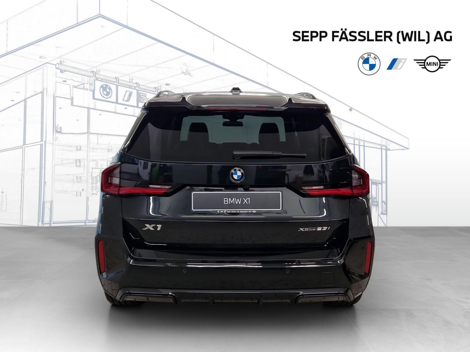 BMW X1 xDrive23i M Sport Pro-showroom-element-3