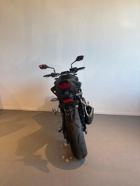 HONDA CB 750 Hornet E-clutch-image-3