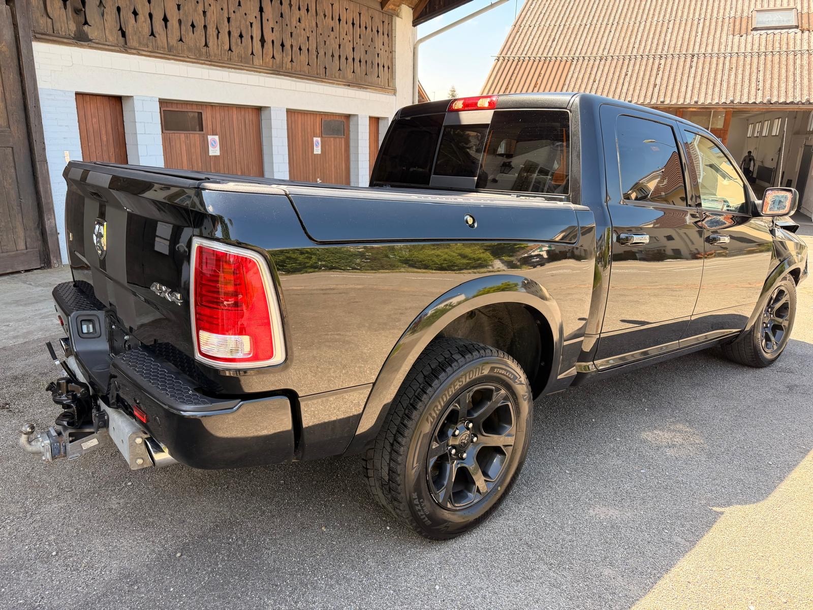 DODGE RAM 1500 5.7 benzin Anhängelast: 6000kg-image-5