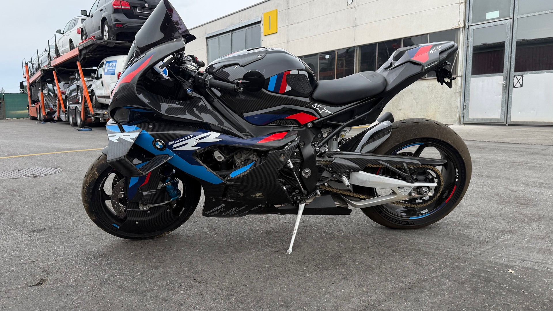 BMW M 1000 RR-image-4
