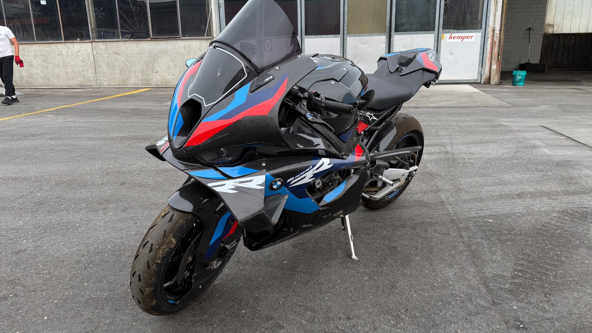 BMW M 1000 RR-image-3