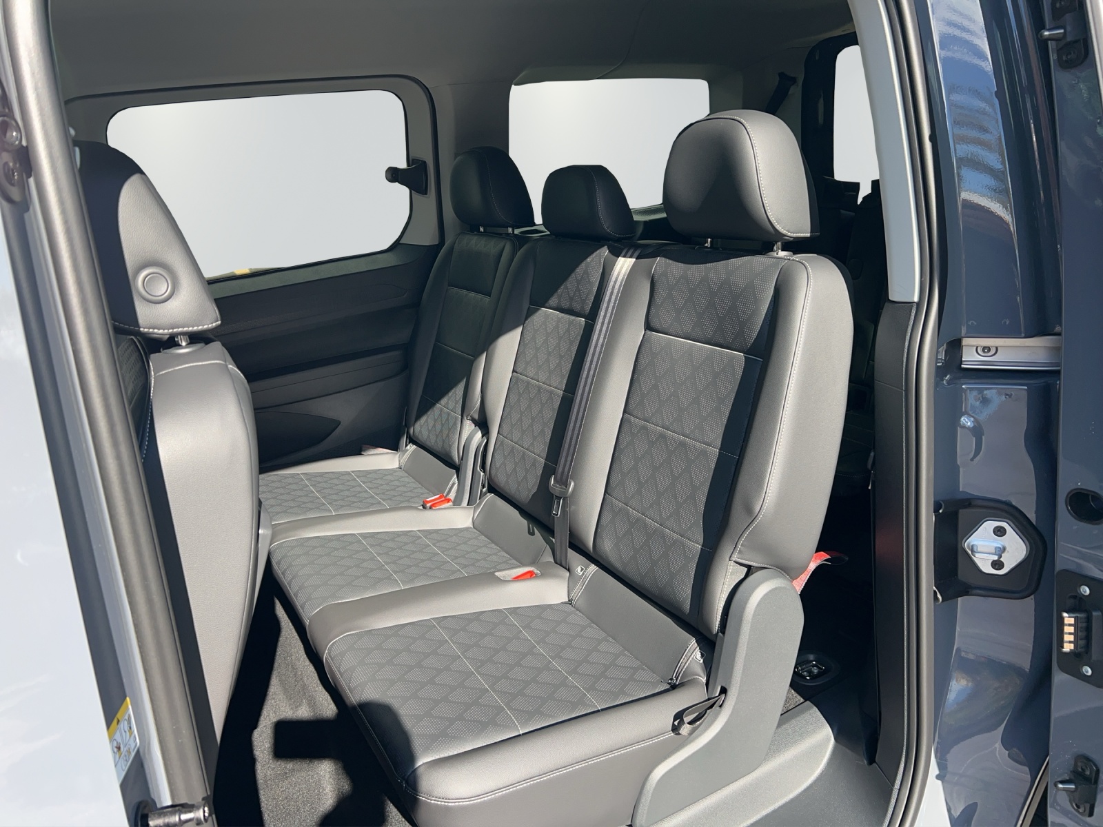 FORD TOURNEO CONNECT Grand 1.5 EcoB-image-7