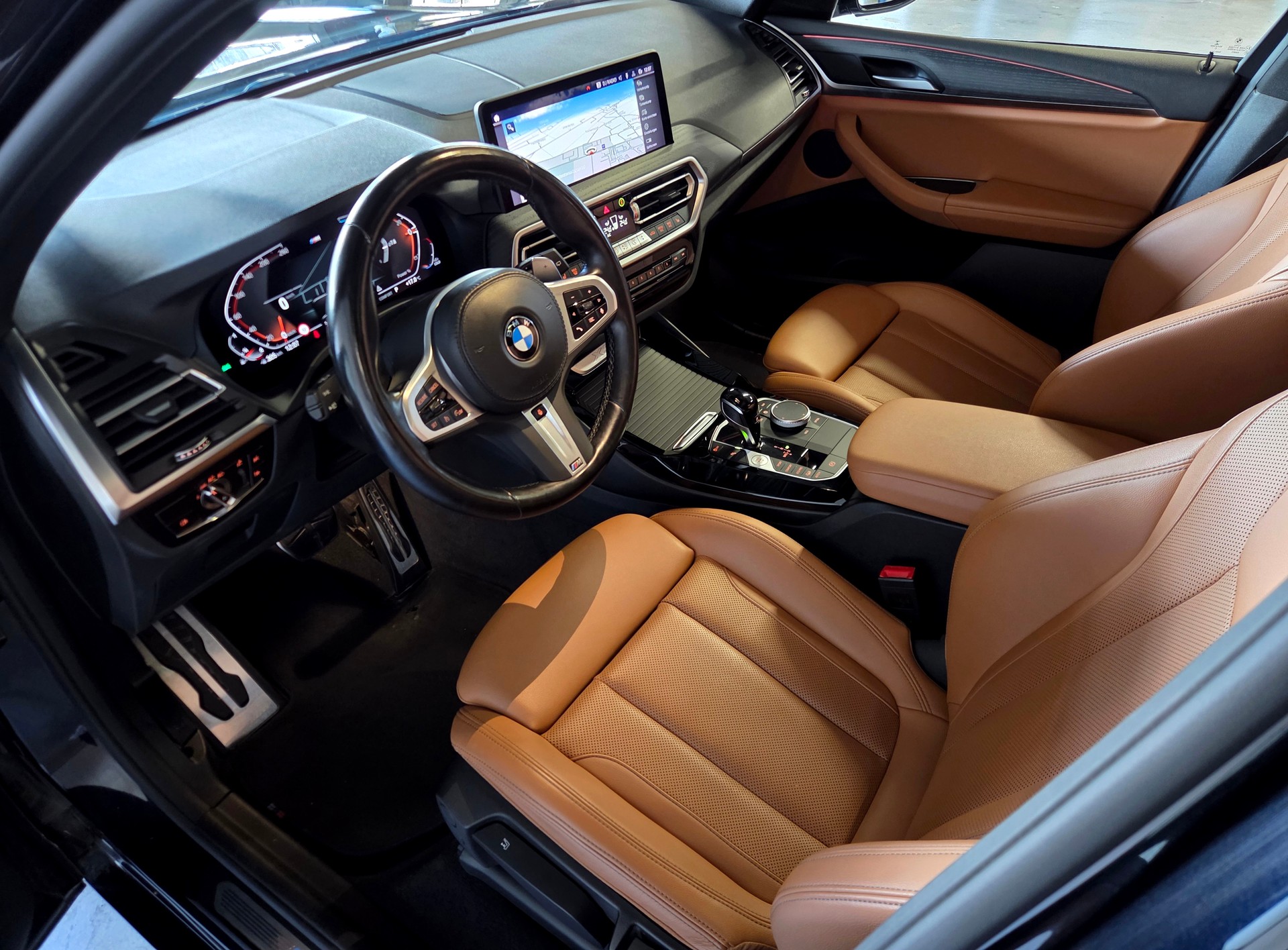 BMW X3 20i xDrive M-Sport-showroom-element-3