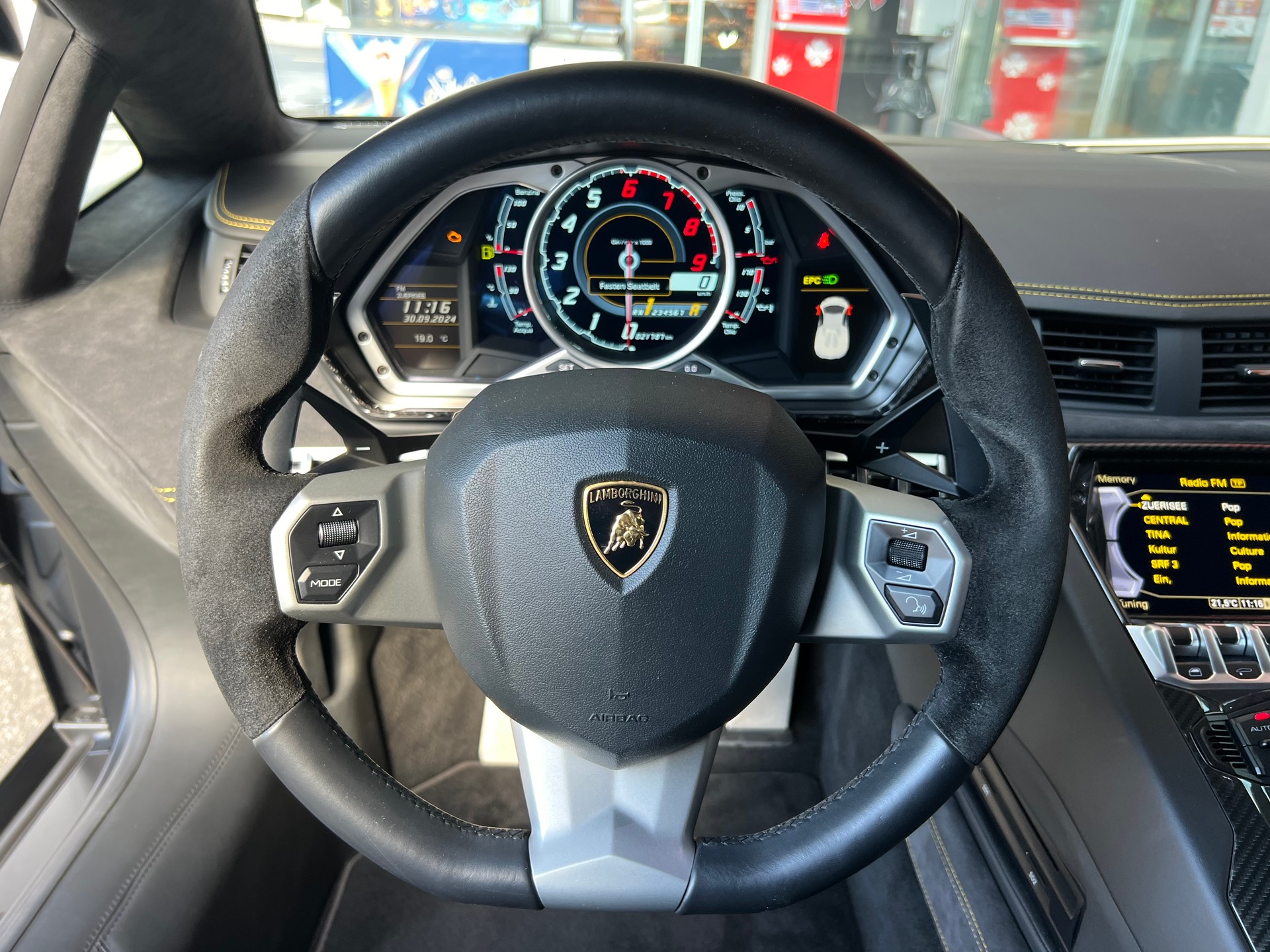 LAMBORGHINI Aventador LP700-4 Roadster E-Gear-image-6