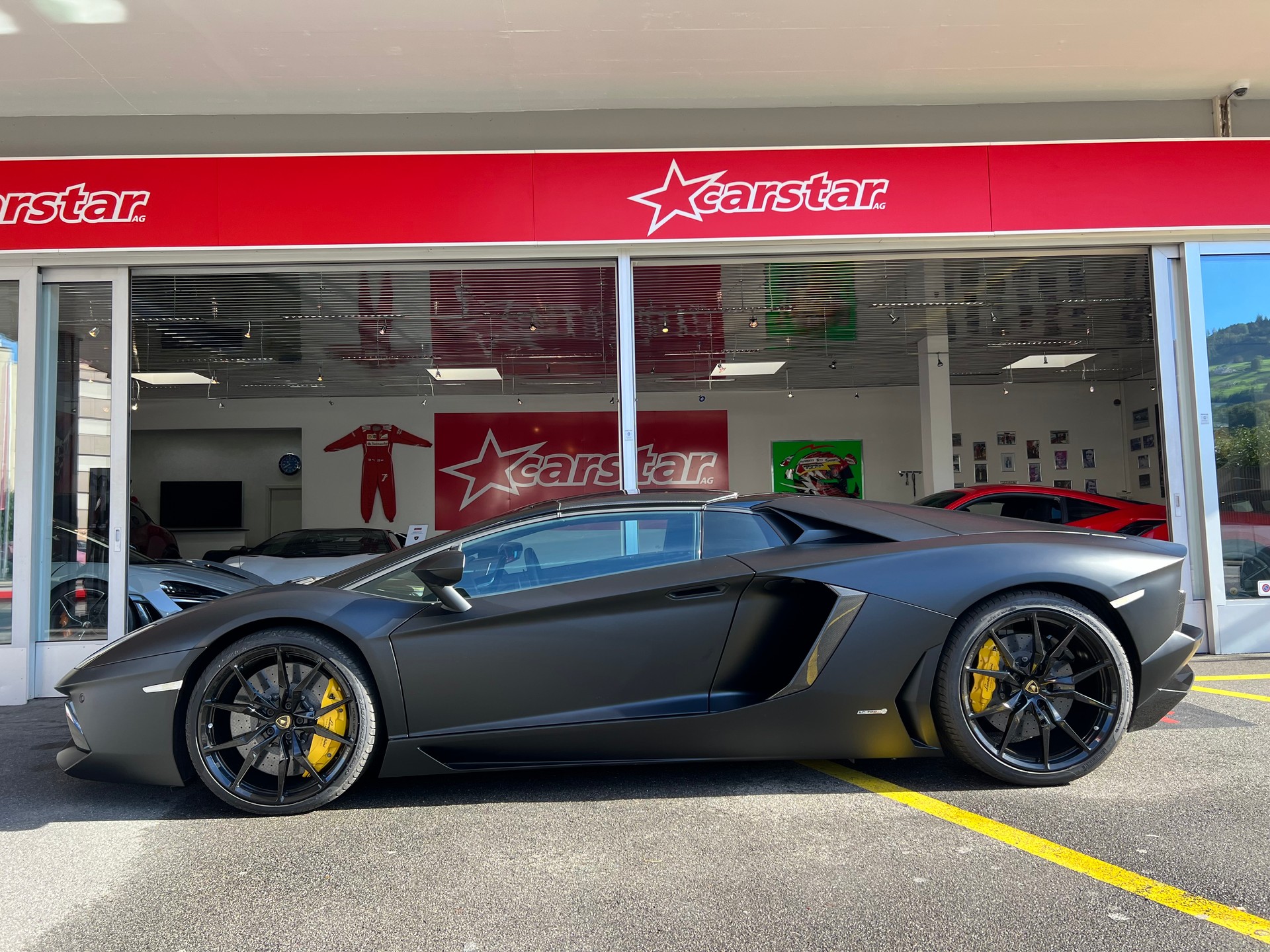LAMBORGHINI Aventador LP700-4 Roadster E-Gear-showroom-element-1