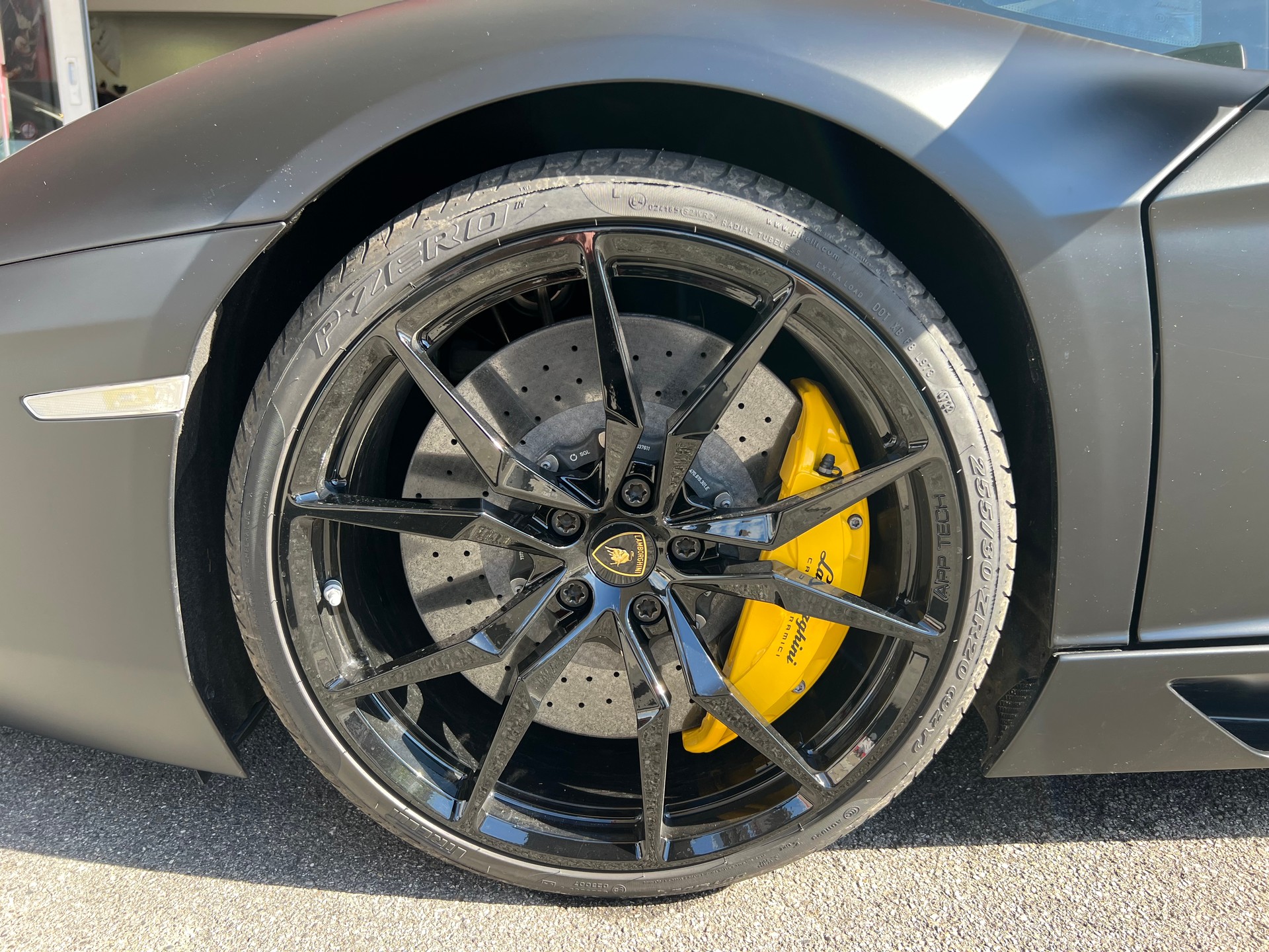 LAMBORGHINI Aventador LP700-4 Roadster E-Gear-image-18