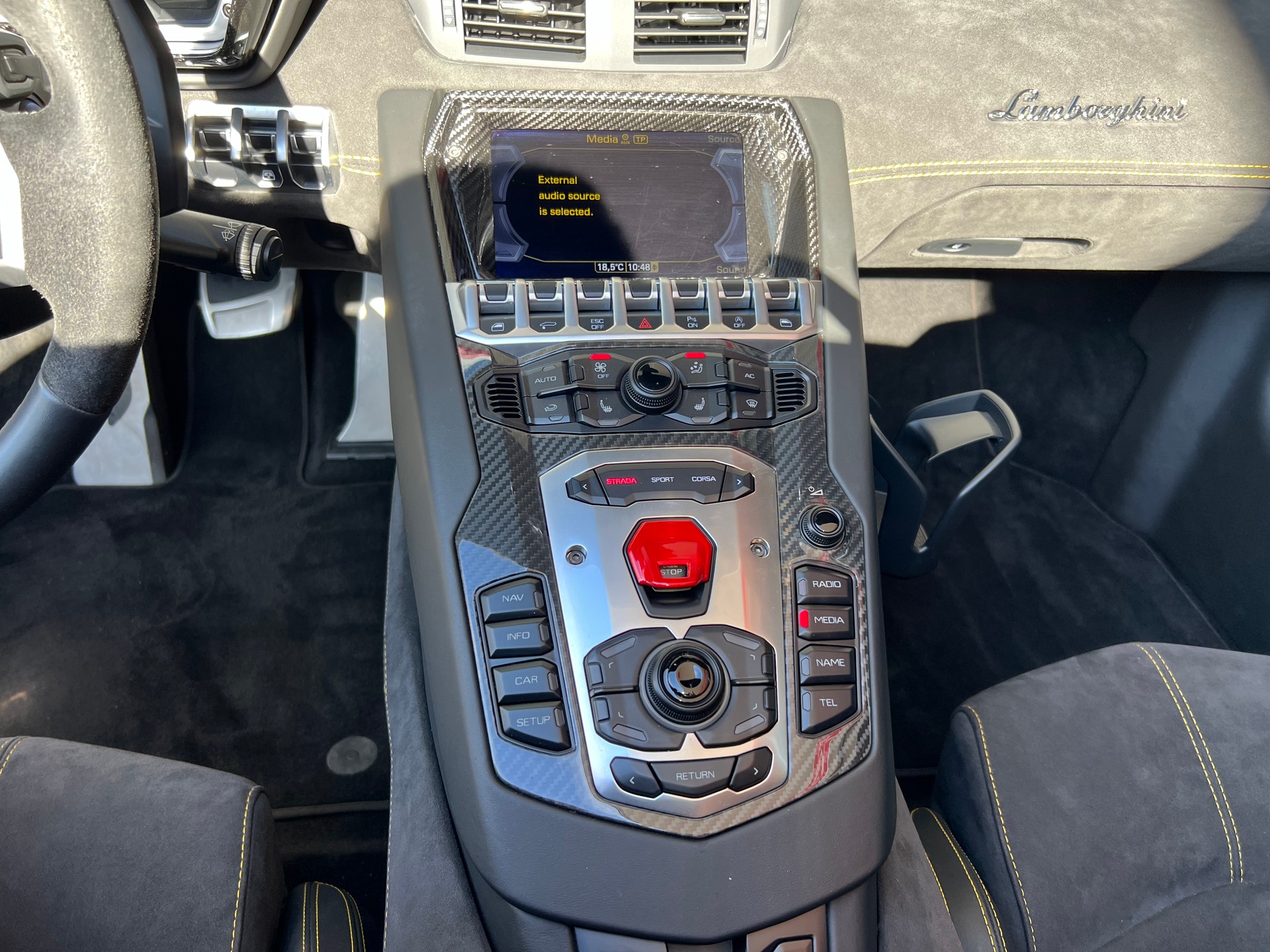 LAMBORGHINI Aventador LP700-4 Roadster E-Gear-image-4