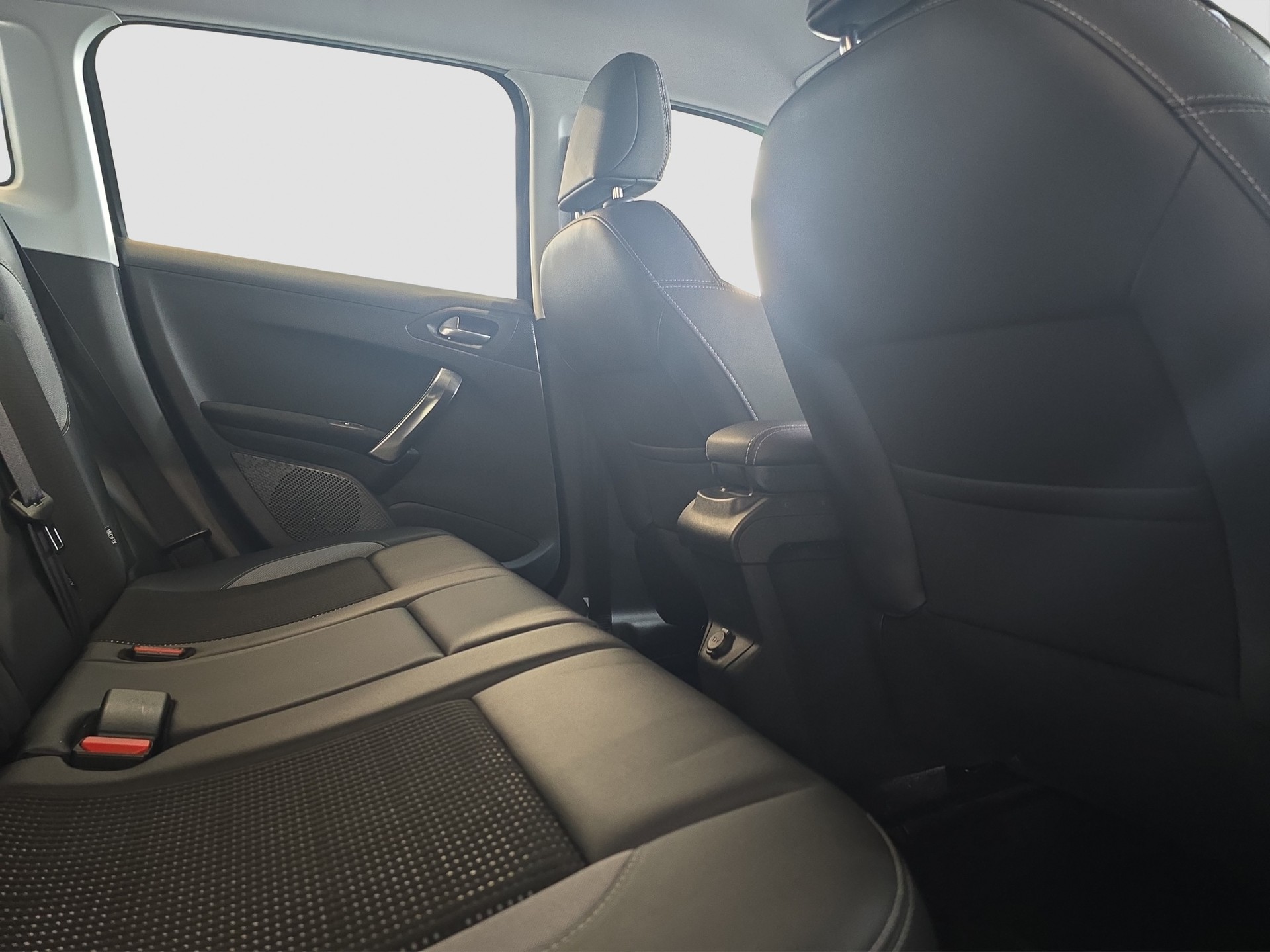 PEUGEOT 2008 1.6 VTI Allure Automatic-image-12