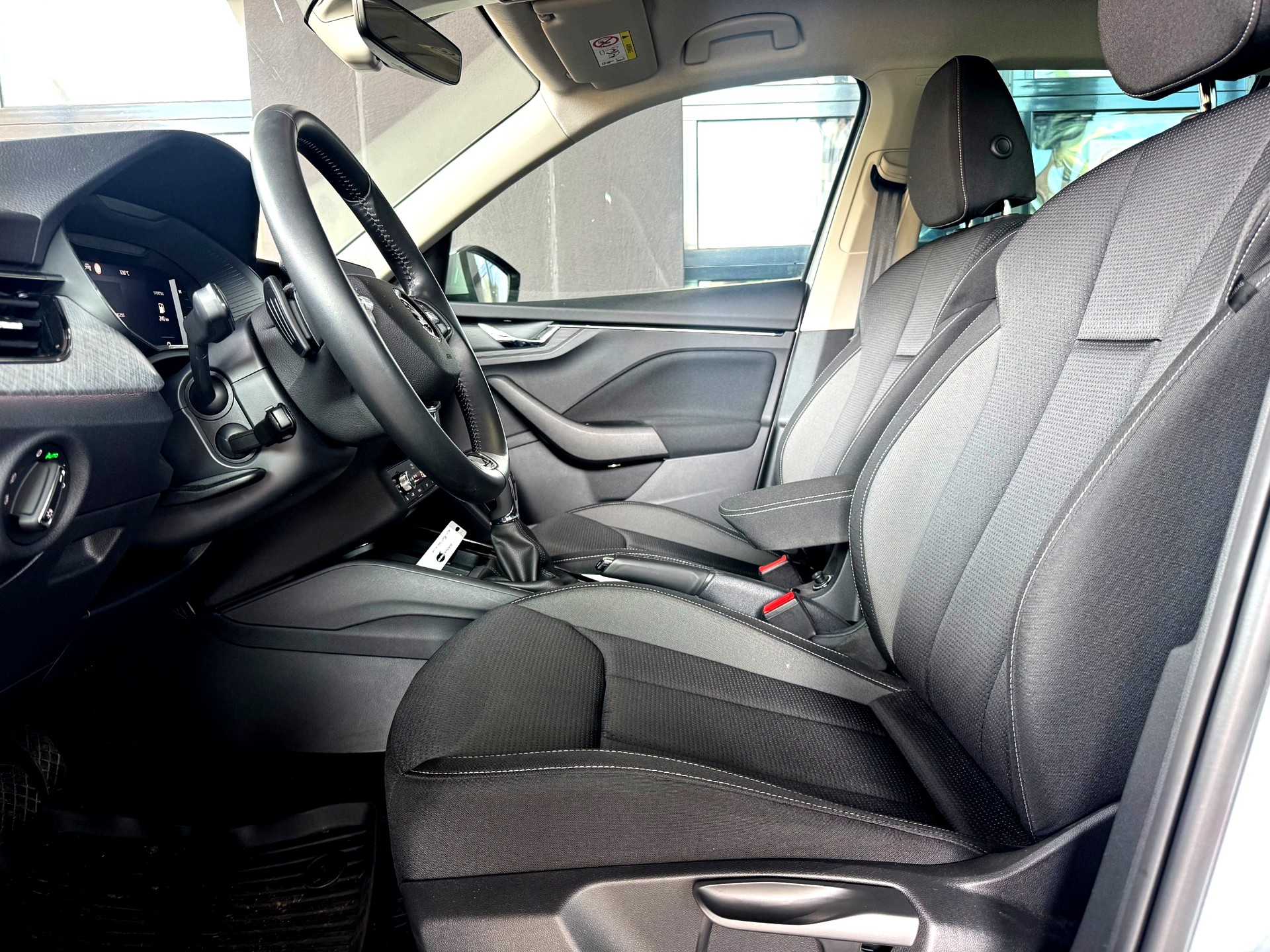 SKODA Kamiq 1.5 TSI Tour DSG-image-8