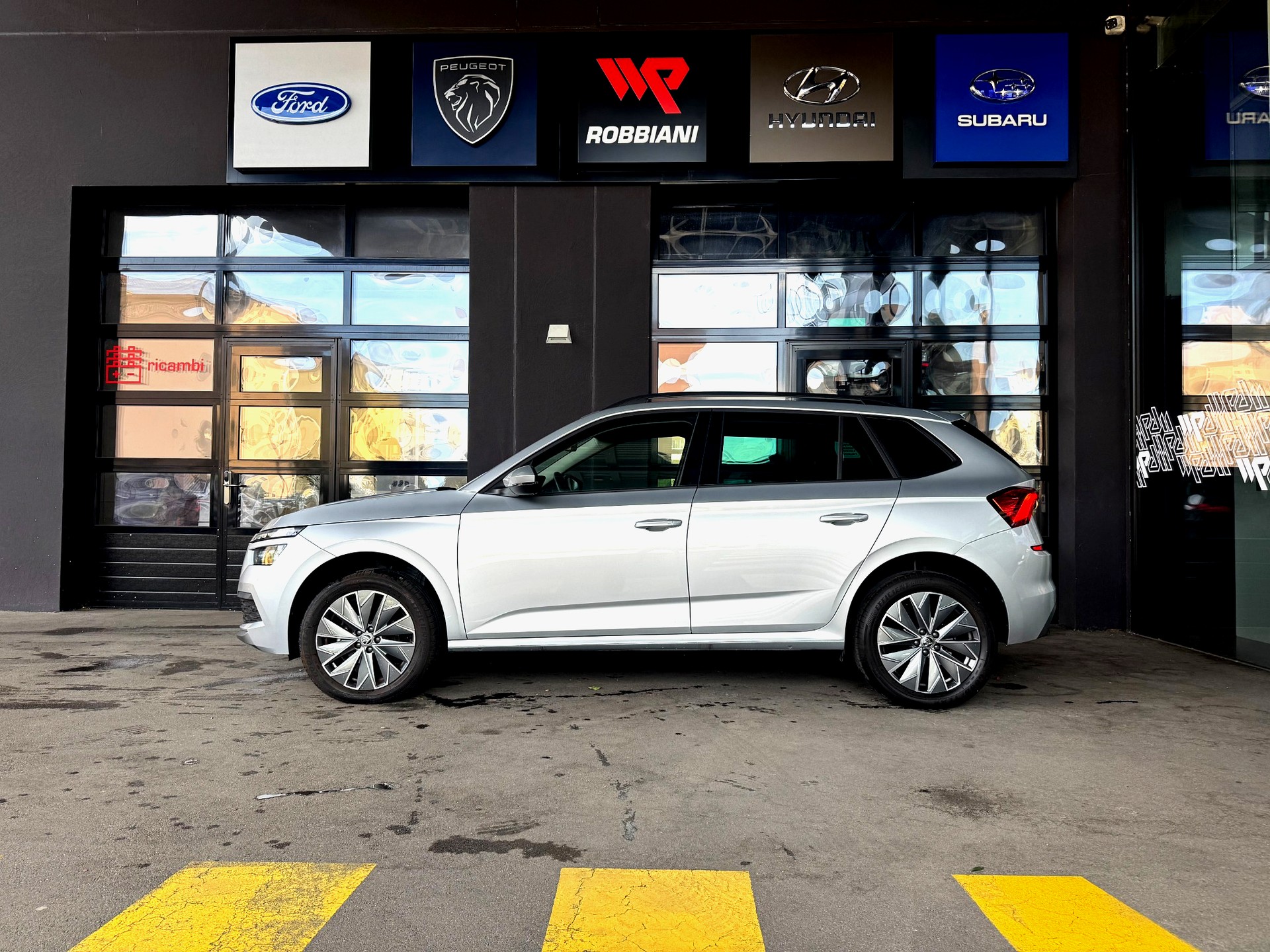 SKODA Kamiq 1.5 TSI Tour DSG-showroom-element-1