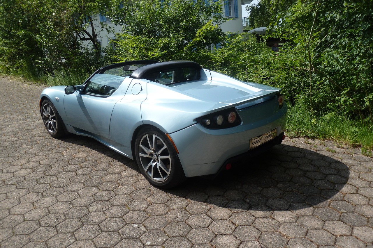 TESLA Roadster-image-3