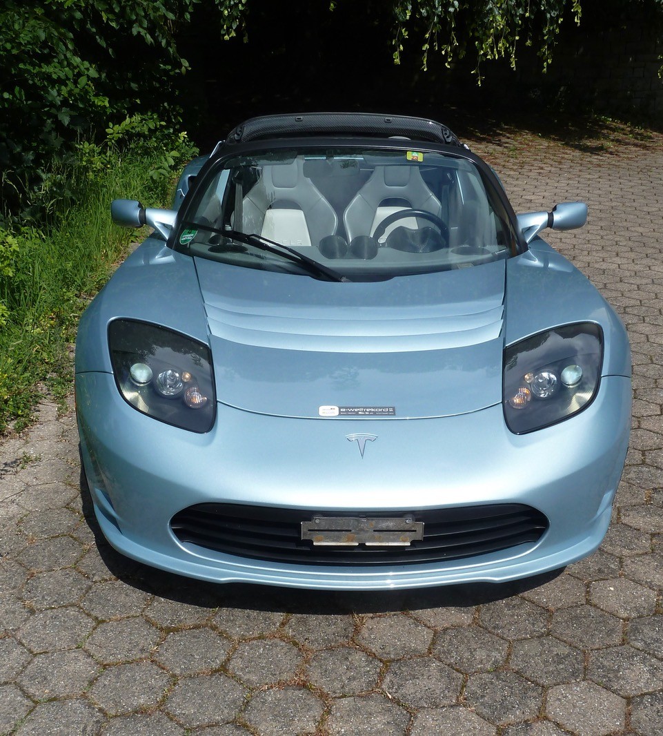 TESLA Roadster-image-1