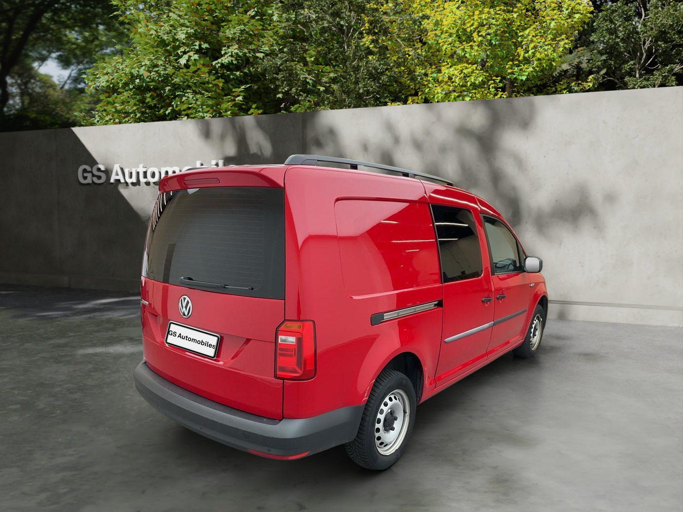 VW Caddy Maxi 2.0TDI BlueMotion Technology-image-2