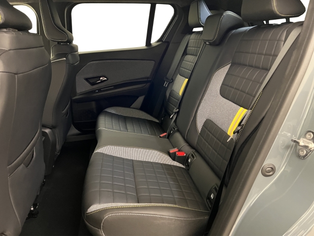 RENAULT R4 E-Tech Comfort Range iconic-image-5