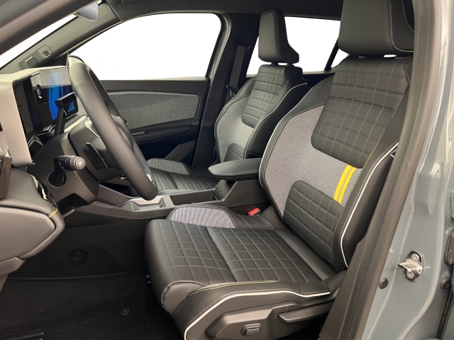 RENAULT R4 E-Tech Comfort Range iconic-image-4