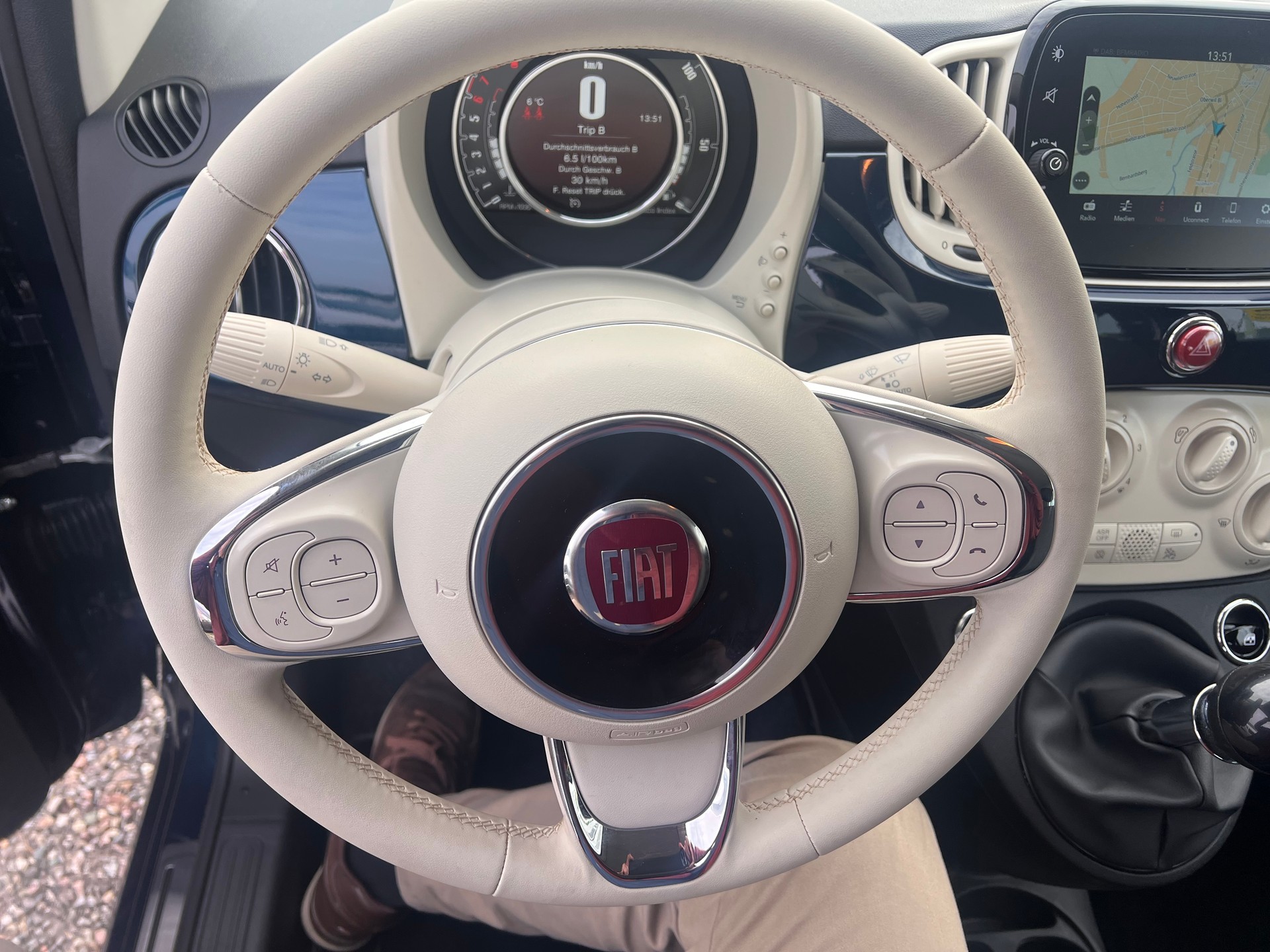 FIAT 500C 1.0 N3 MildHybrid Swiss Edition-image-12