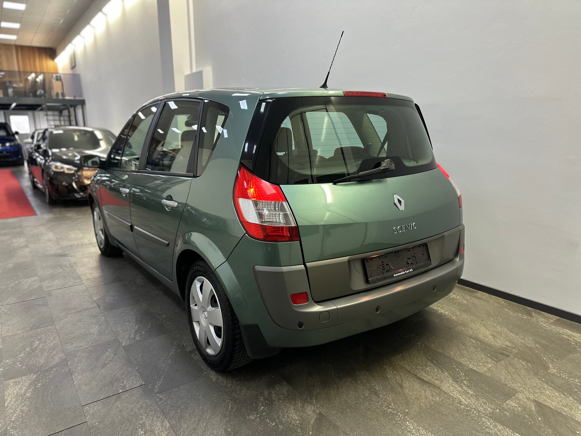 RENAULT Scénic 2.0 16V Dynamique-showroom-element-3