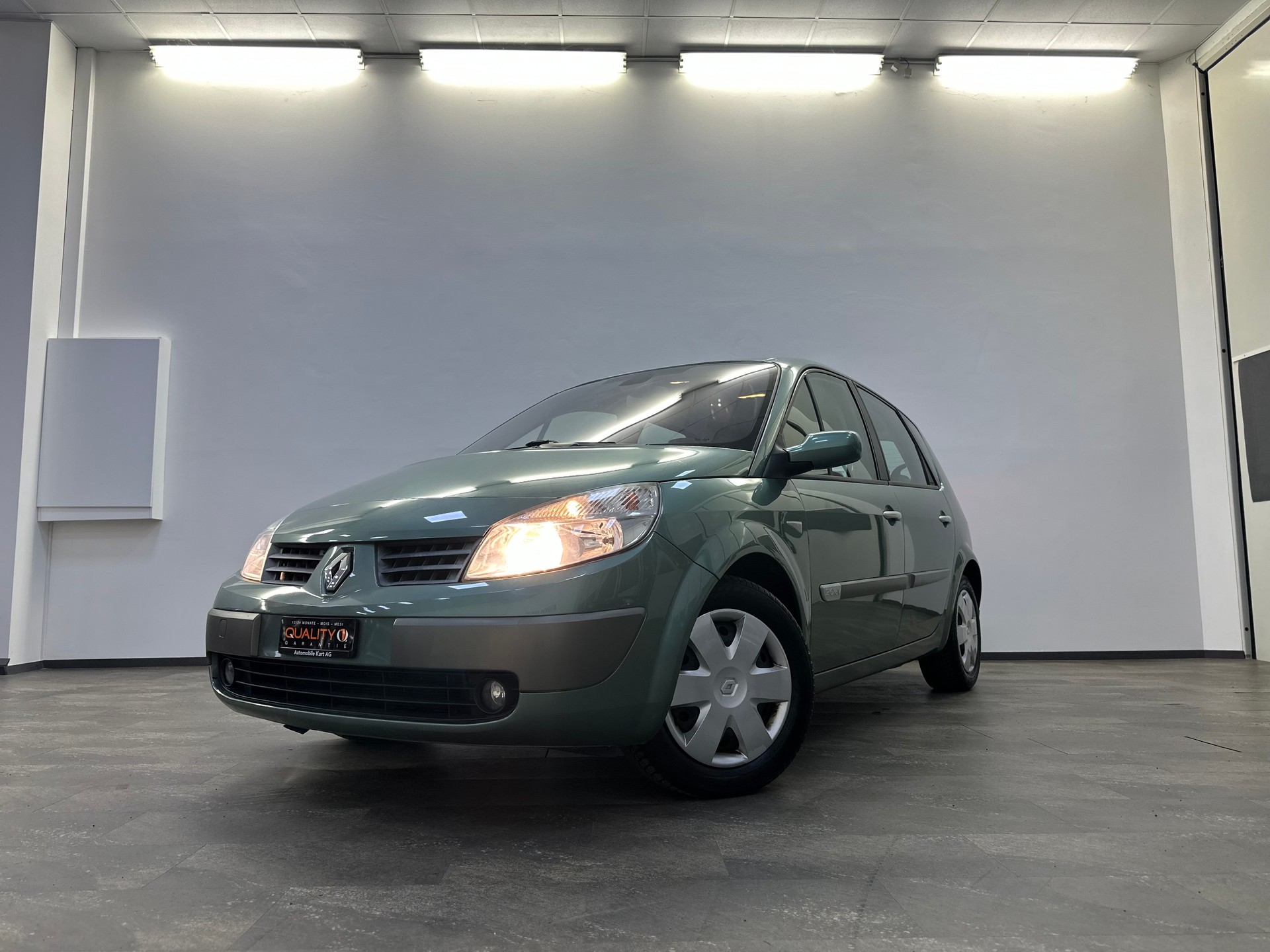 RENAULT Scénic 2.0 16V Dynamique-showroom-element-1