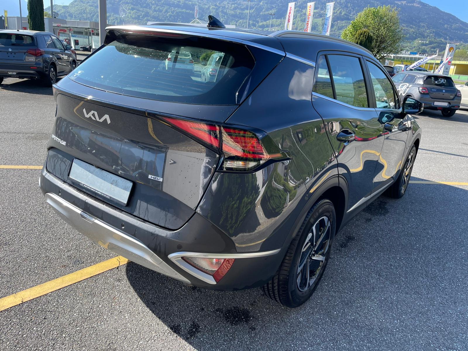 KIA Sportage 1.6T-GDi HEV Style 4x4 A-image-4