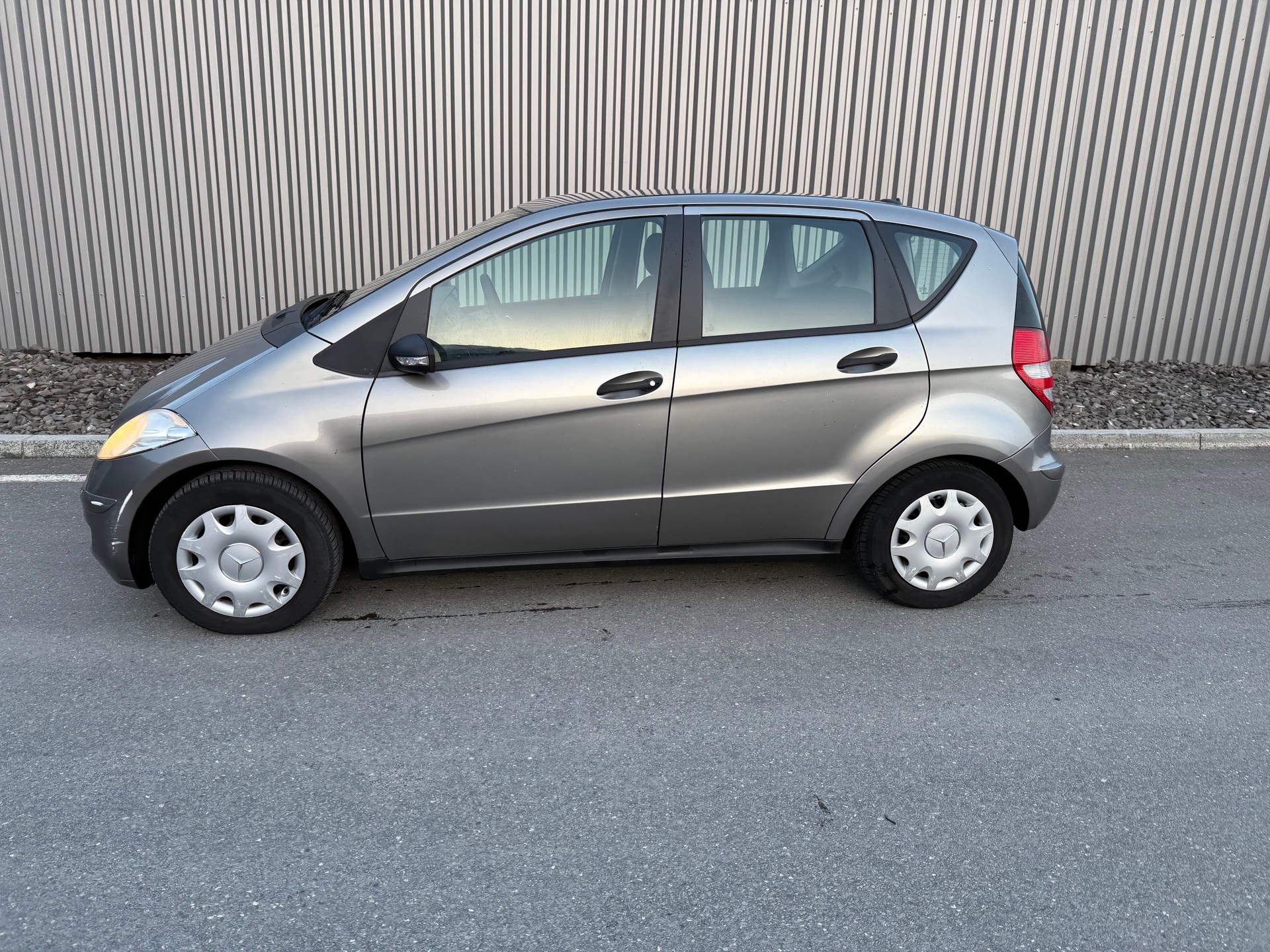 MERCEDES-BENZ A 150 Classic-showroom-element-1
