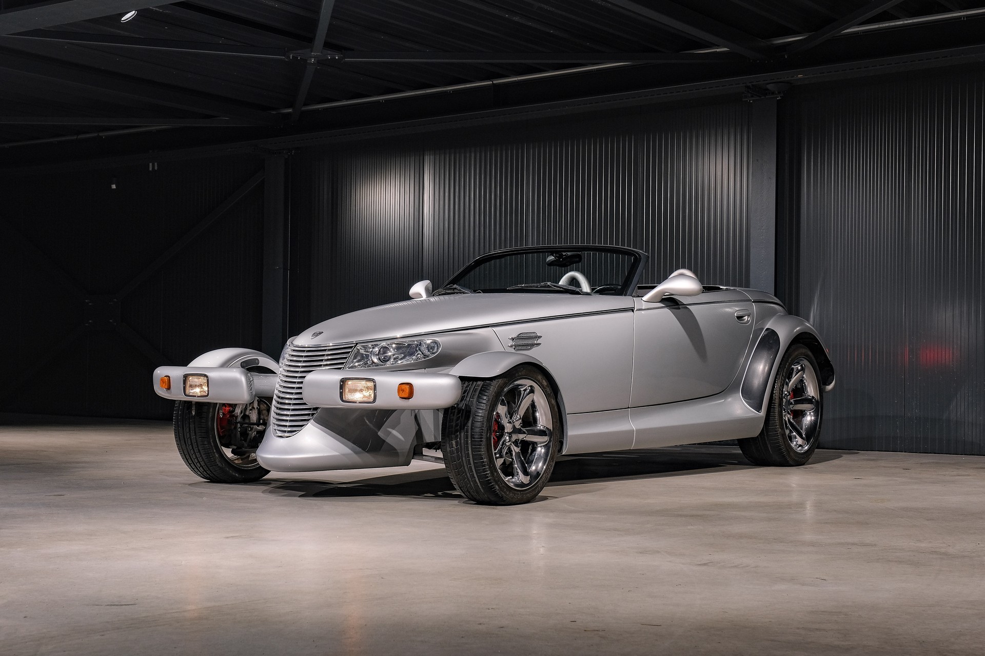 CHRYSLER PROWLER-showroom-element-3