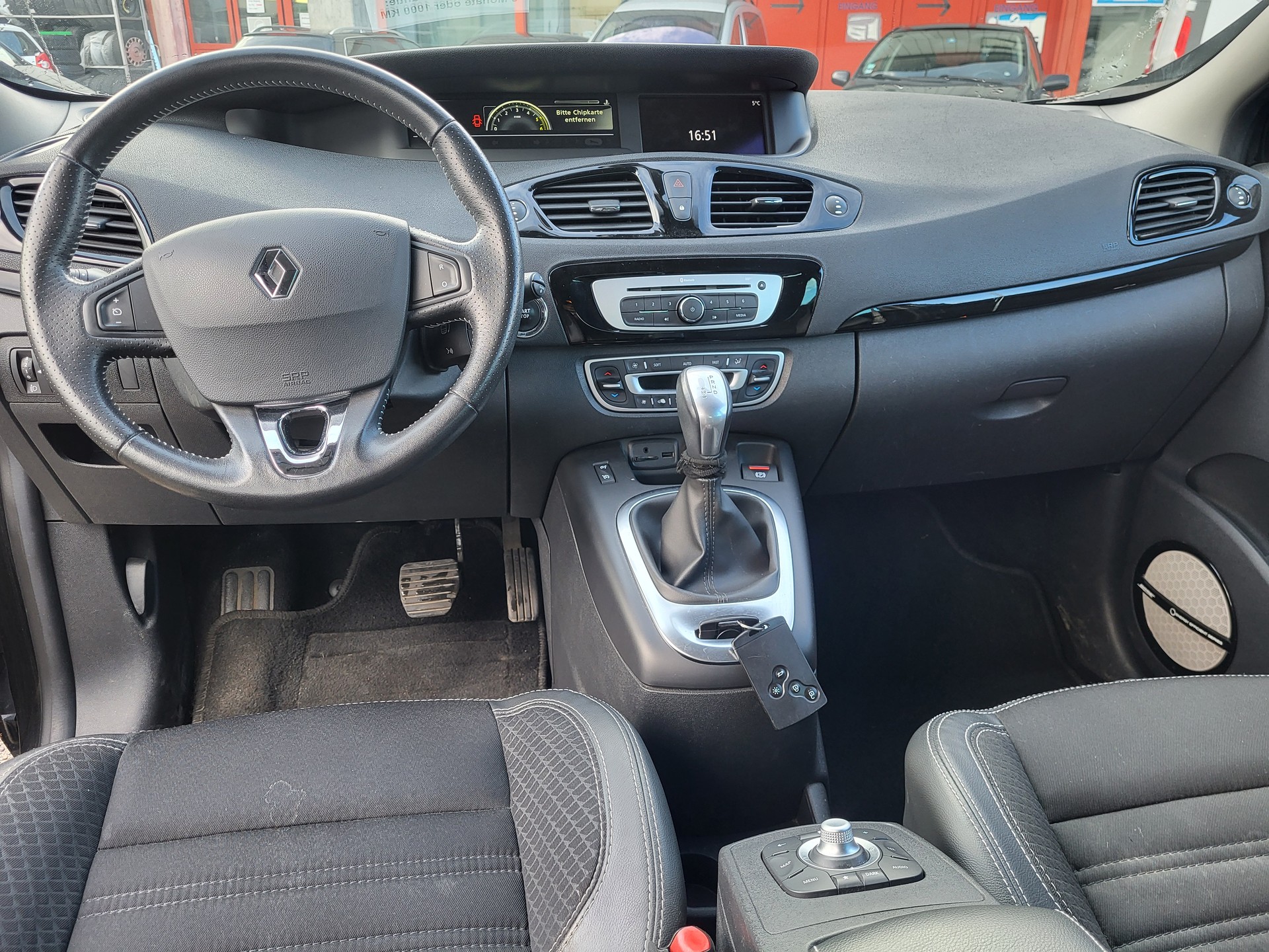 RENAULT Grand Scénic 1.5 dCi Bose EDC-image-9