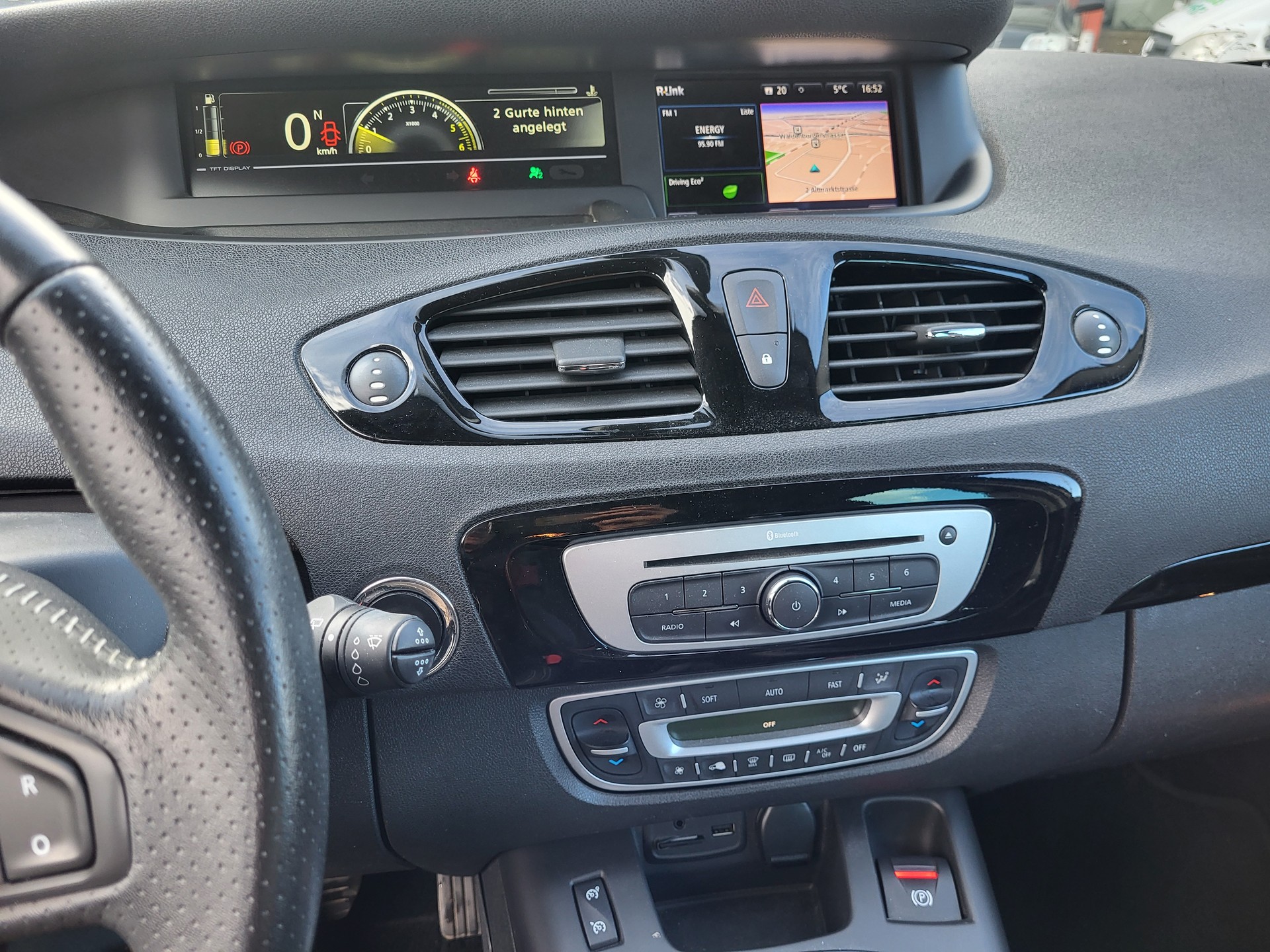 RENAULT Grand Scénic 1.5 dCi Bose EDC-image-11