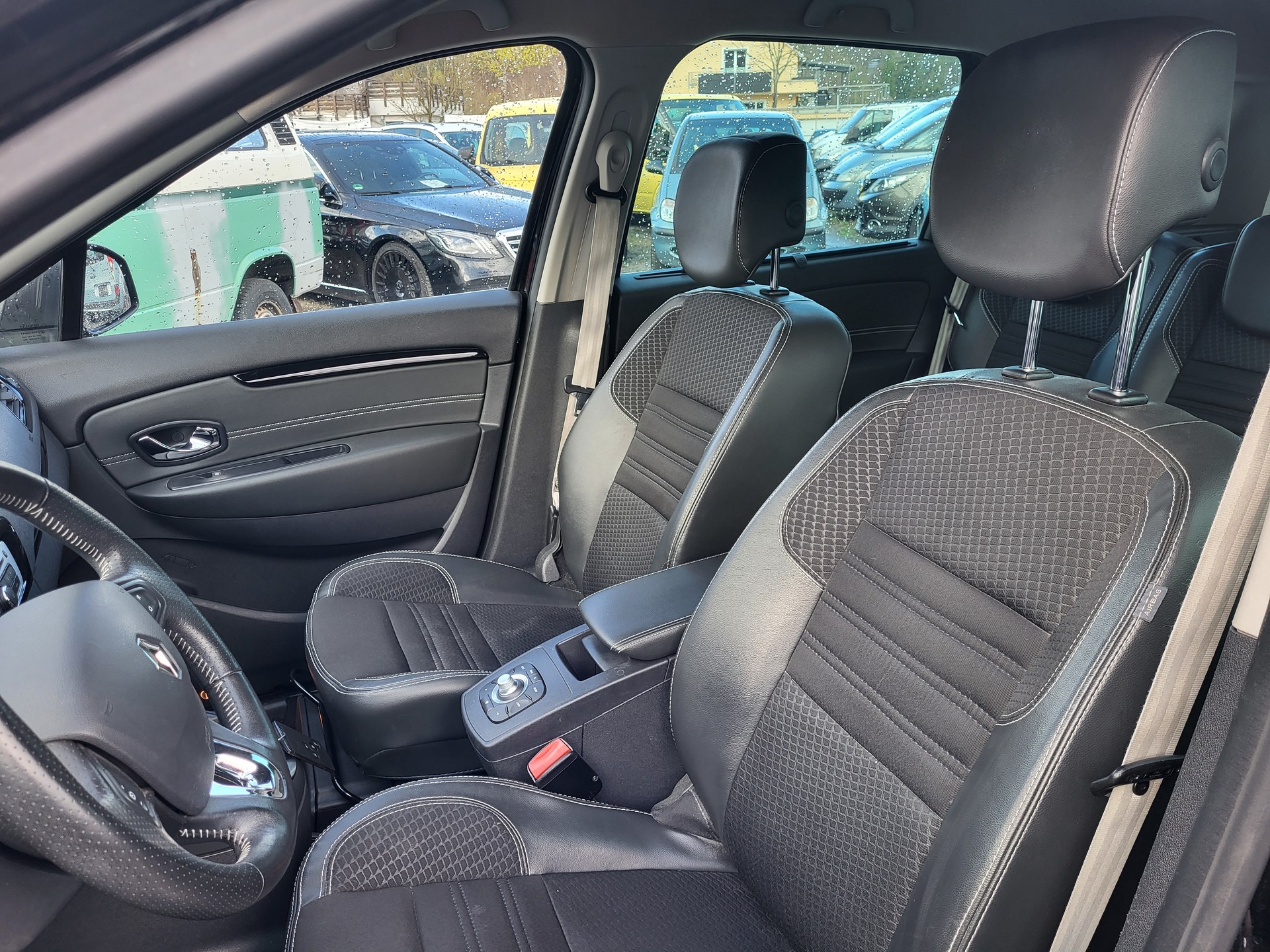 RENAULT Grand Scénic 1.5 dCi Bose EDC-image-7