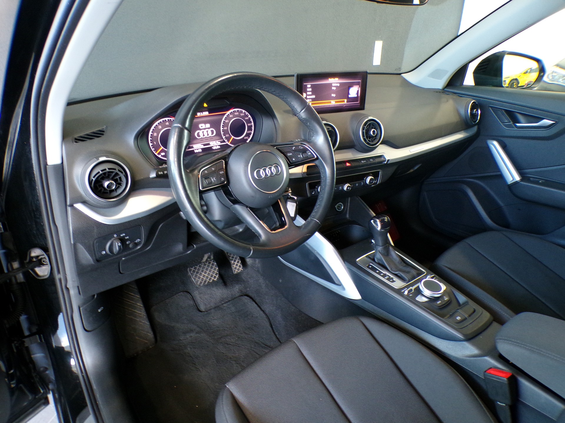 AUDI Q2 35 TFSI S-tronic-image-8