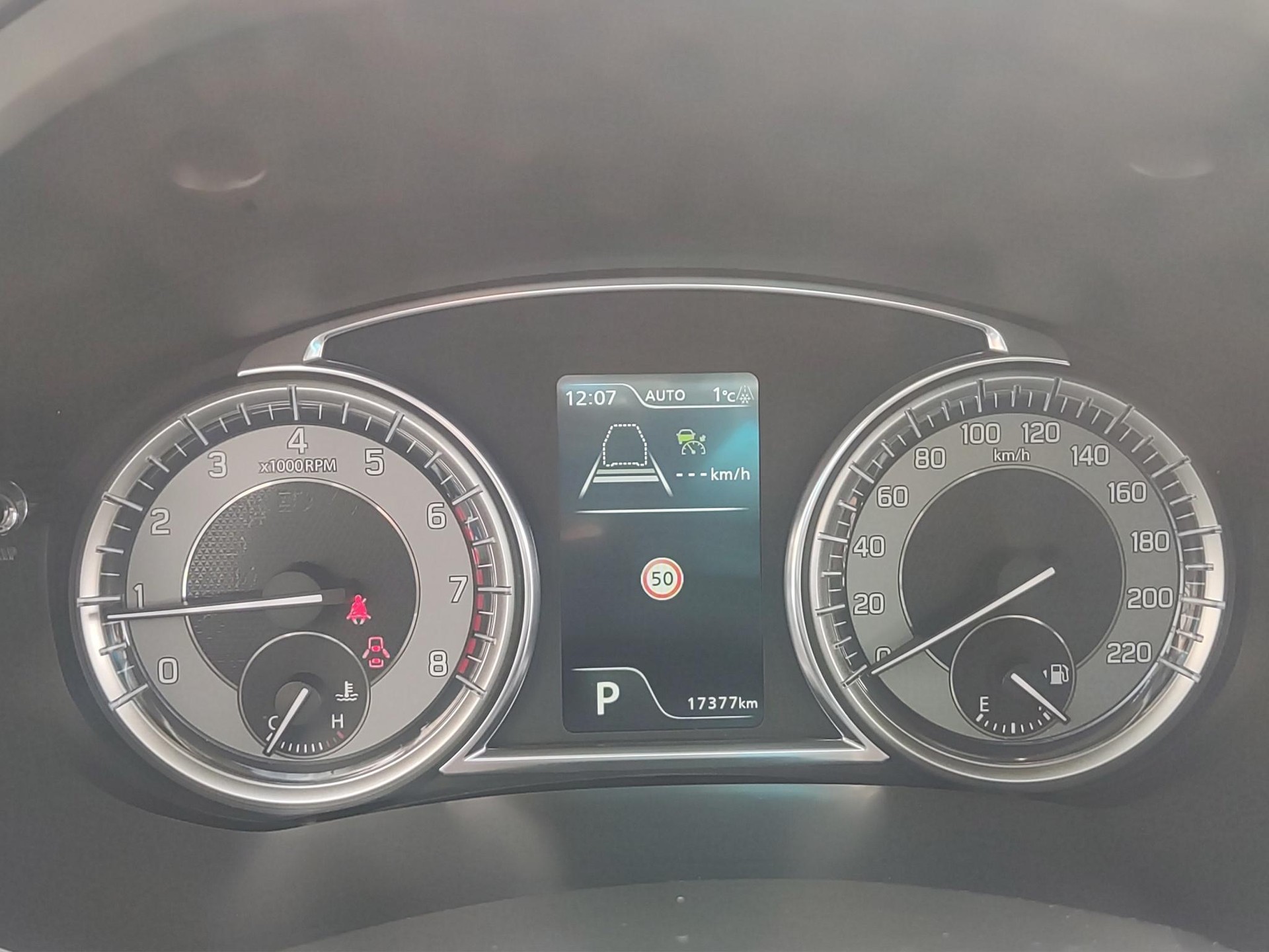 SUZUKI Vitara 1.4 T Compact Top Hybrid 4x4-image-9