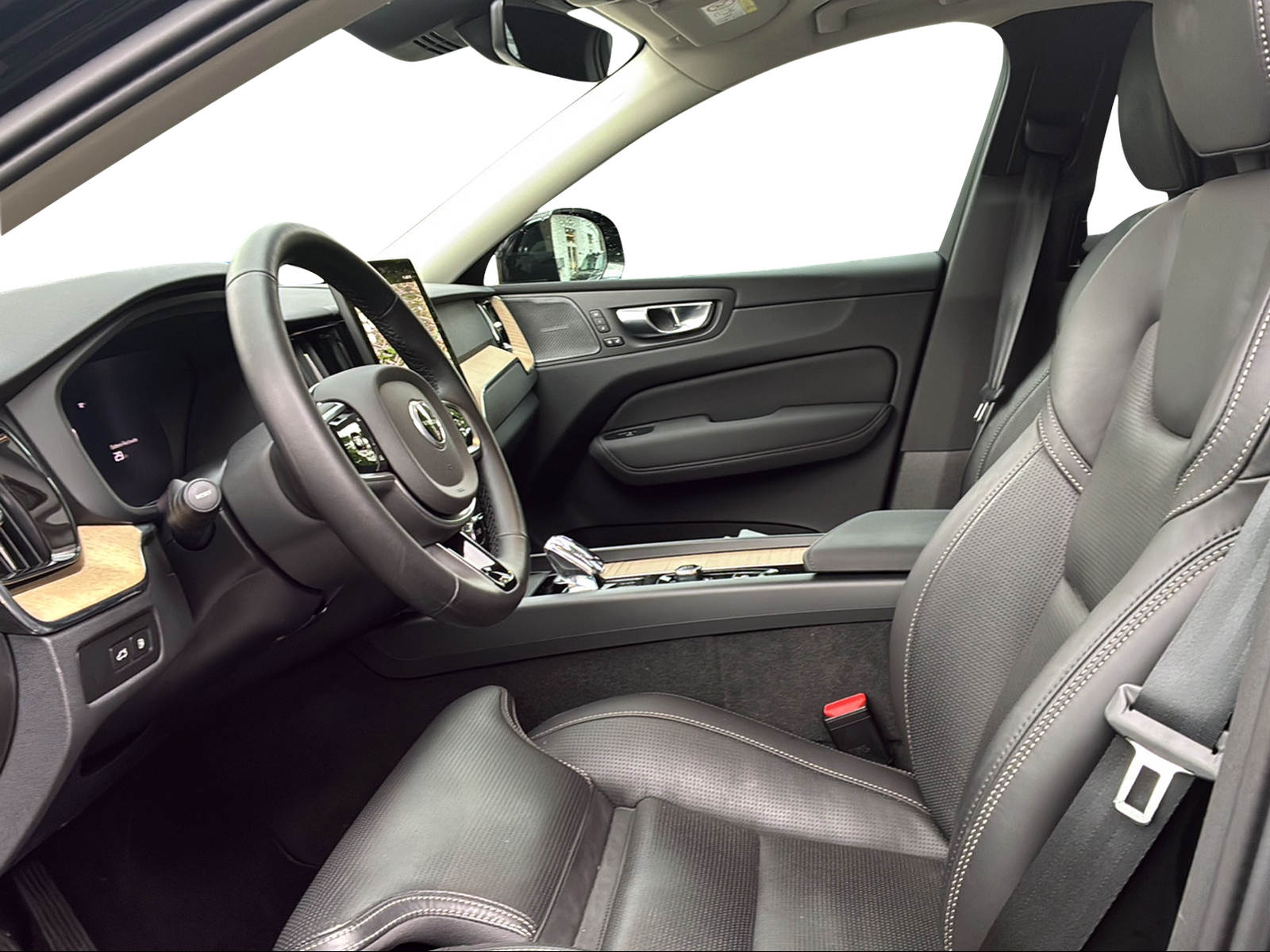 VOLVO XC60 2.0 T8 TE Plus Dark eAWD-image-10