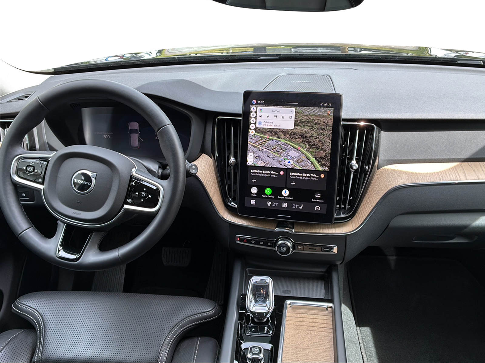 VOLVO XC60 2.0 T8 TE Plus Dark eAWD-image-9