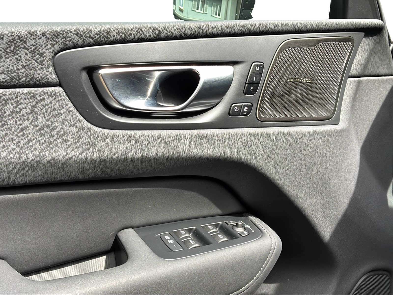 VOLVO XC60 2.0 T8 TE Plus Dark eAWD-image-14
