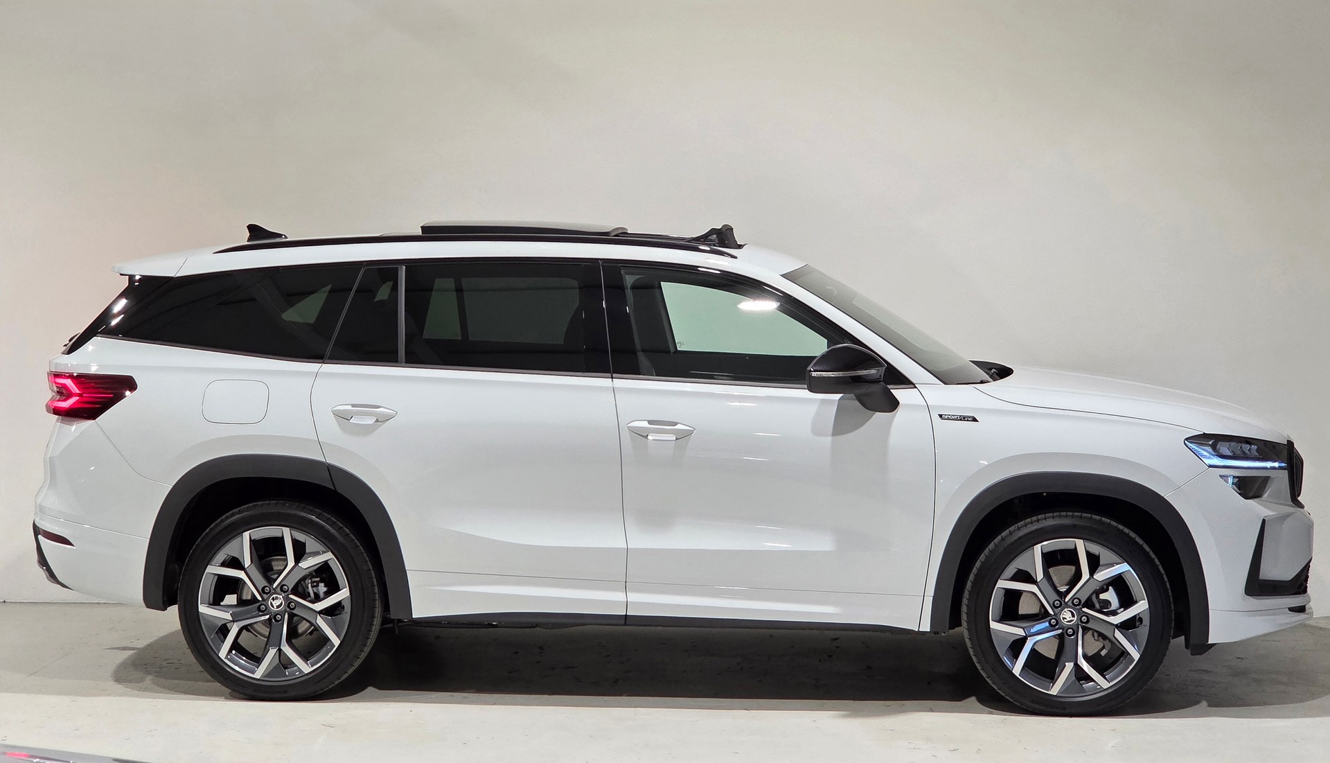 SKODA 2.0TDI Sportline 7-Plätzer 4x4 DSG-image-28
